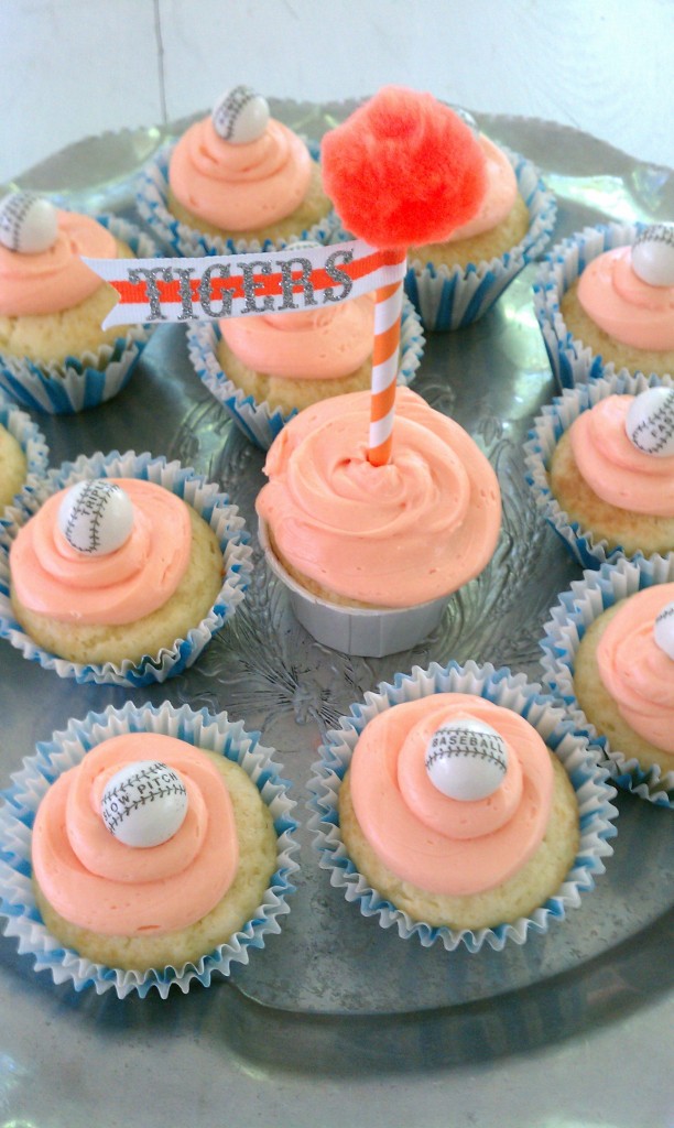 baseball cupcakes