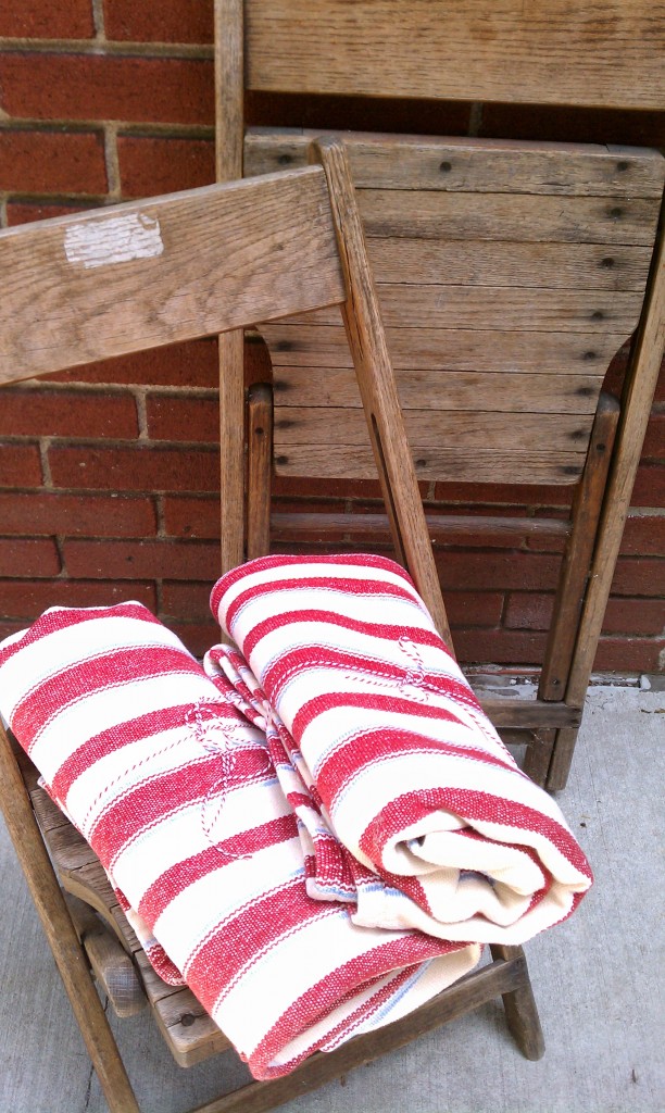 chairs & blankets
