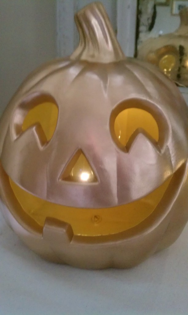 gold jack-o-lantern