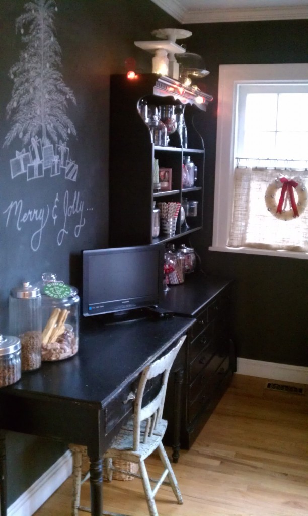 kitchen chalk wall