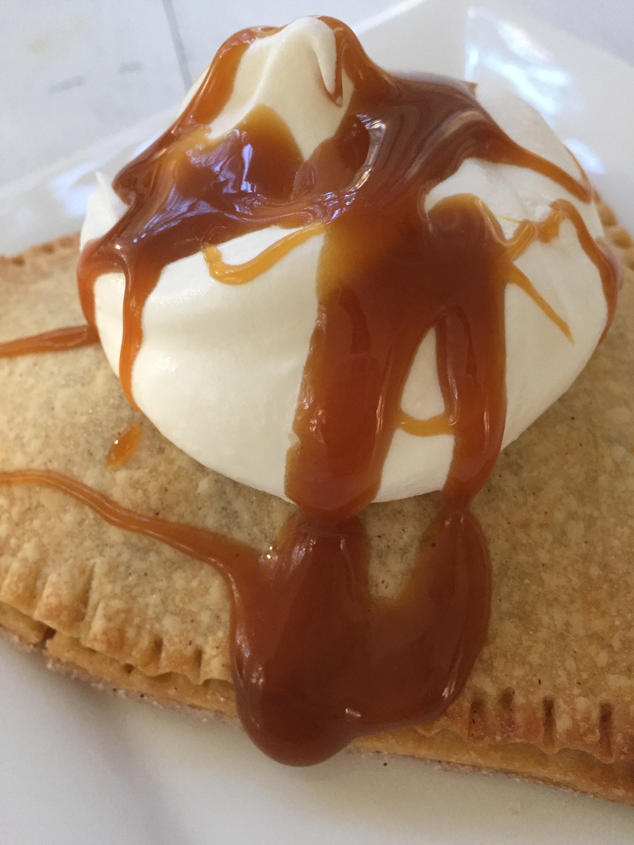 mini pie with caramel