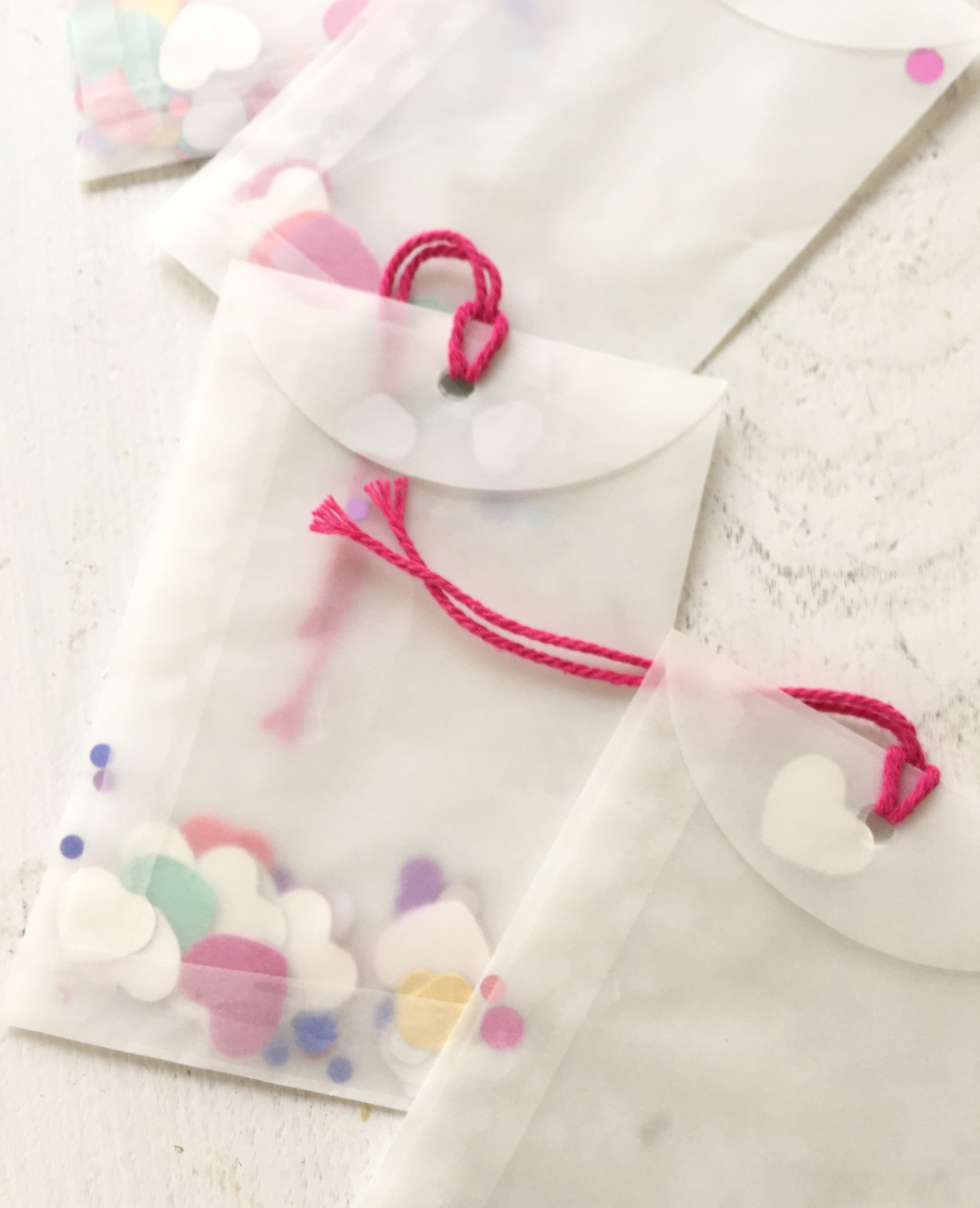 confetti tags