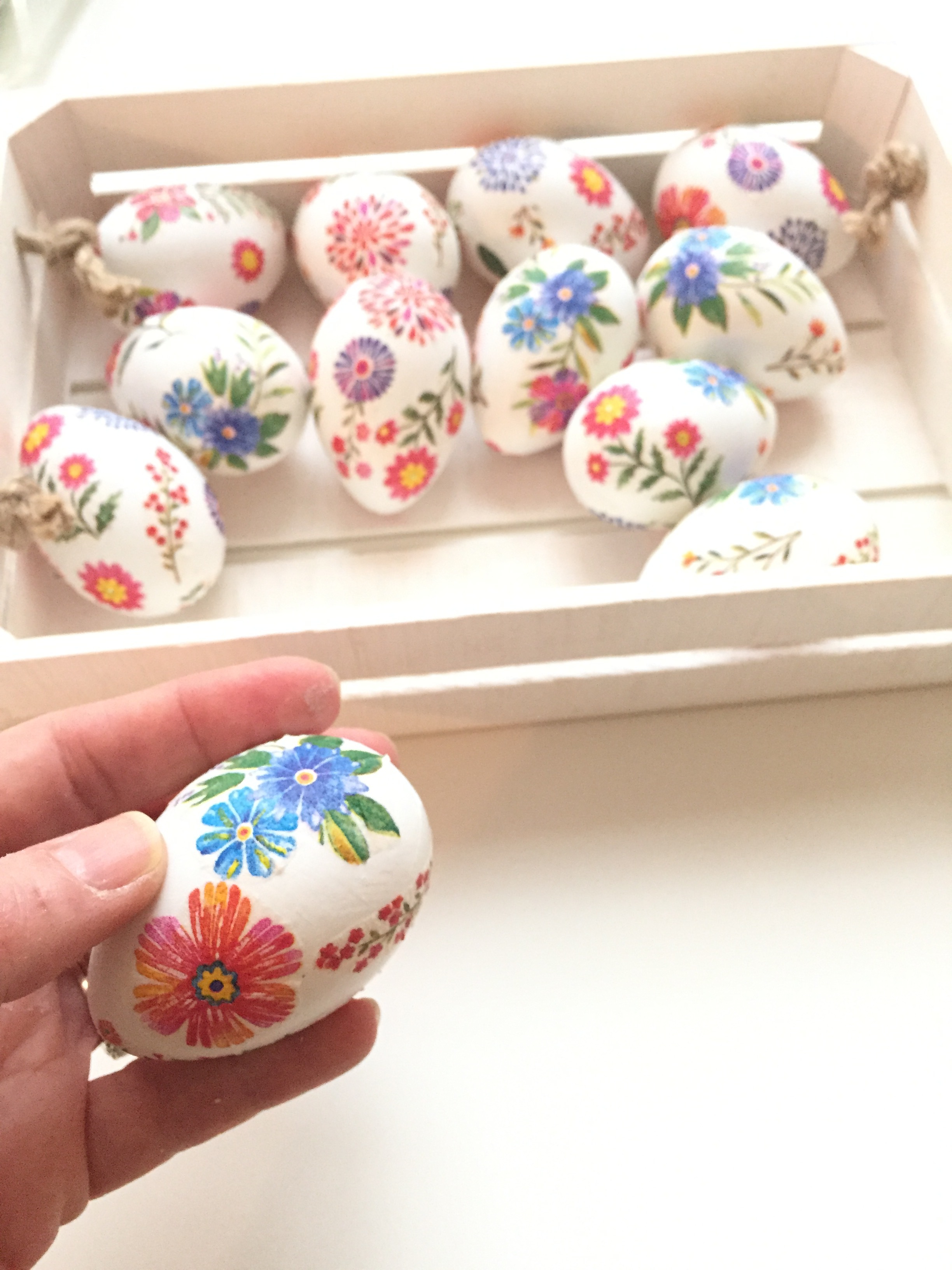 decoupage eggs