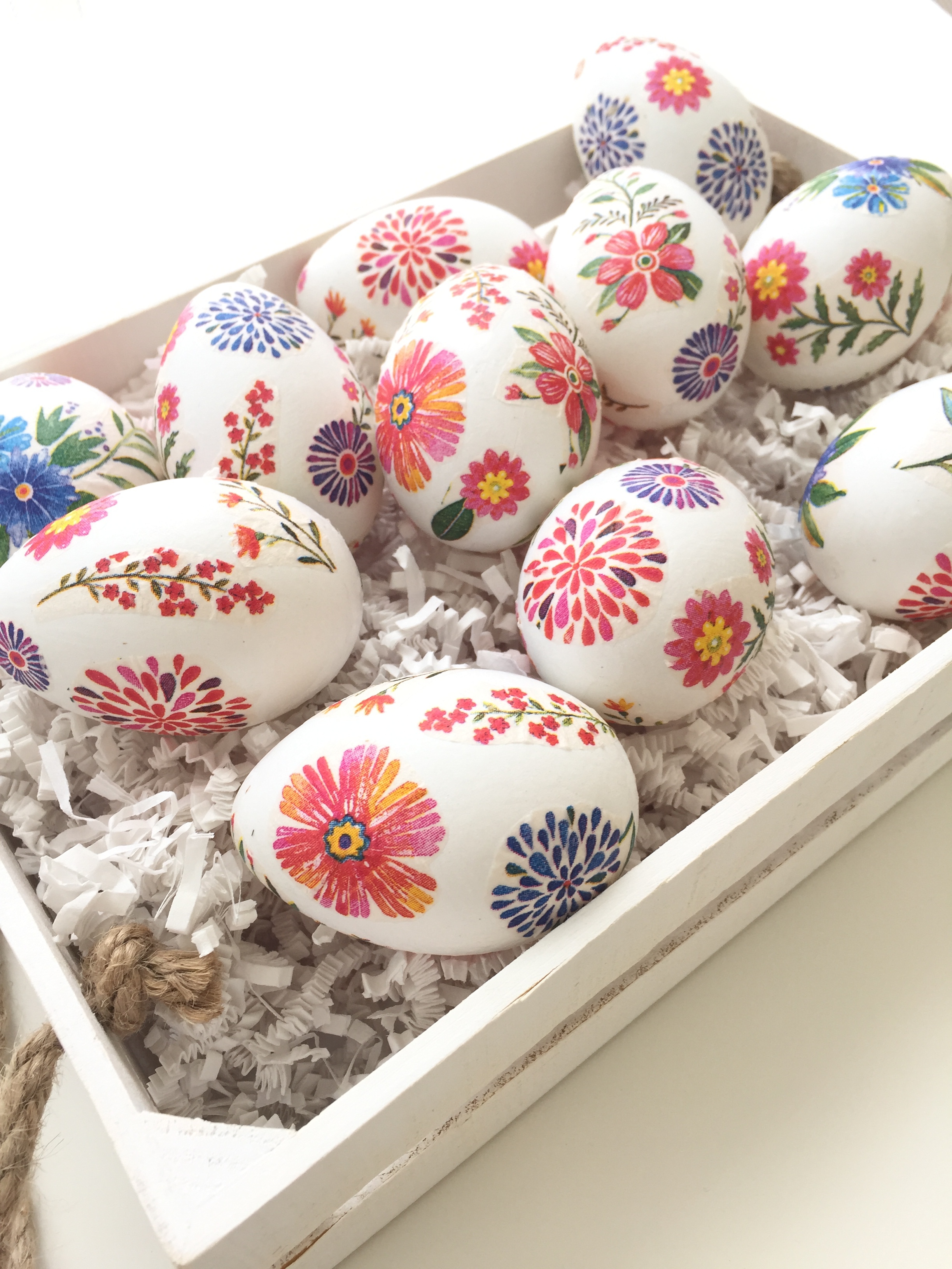 decoupage eggs