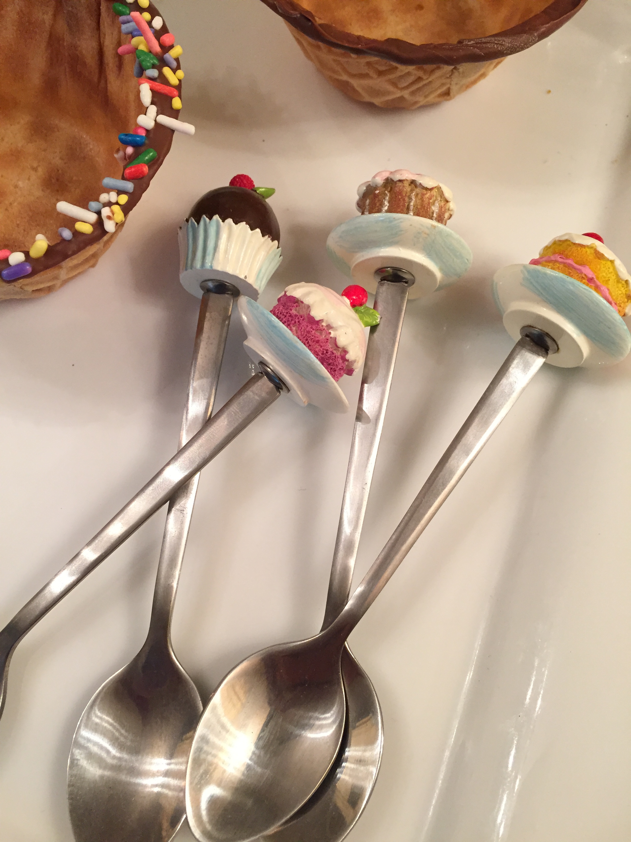 dessert spoons