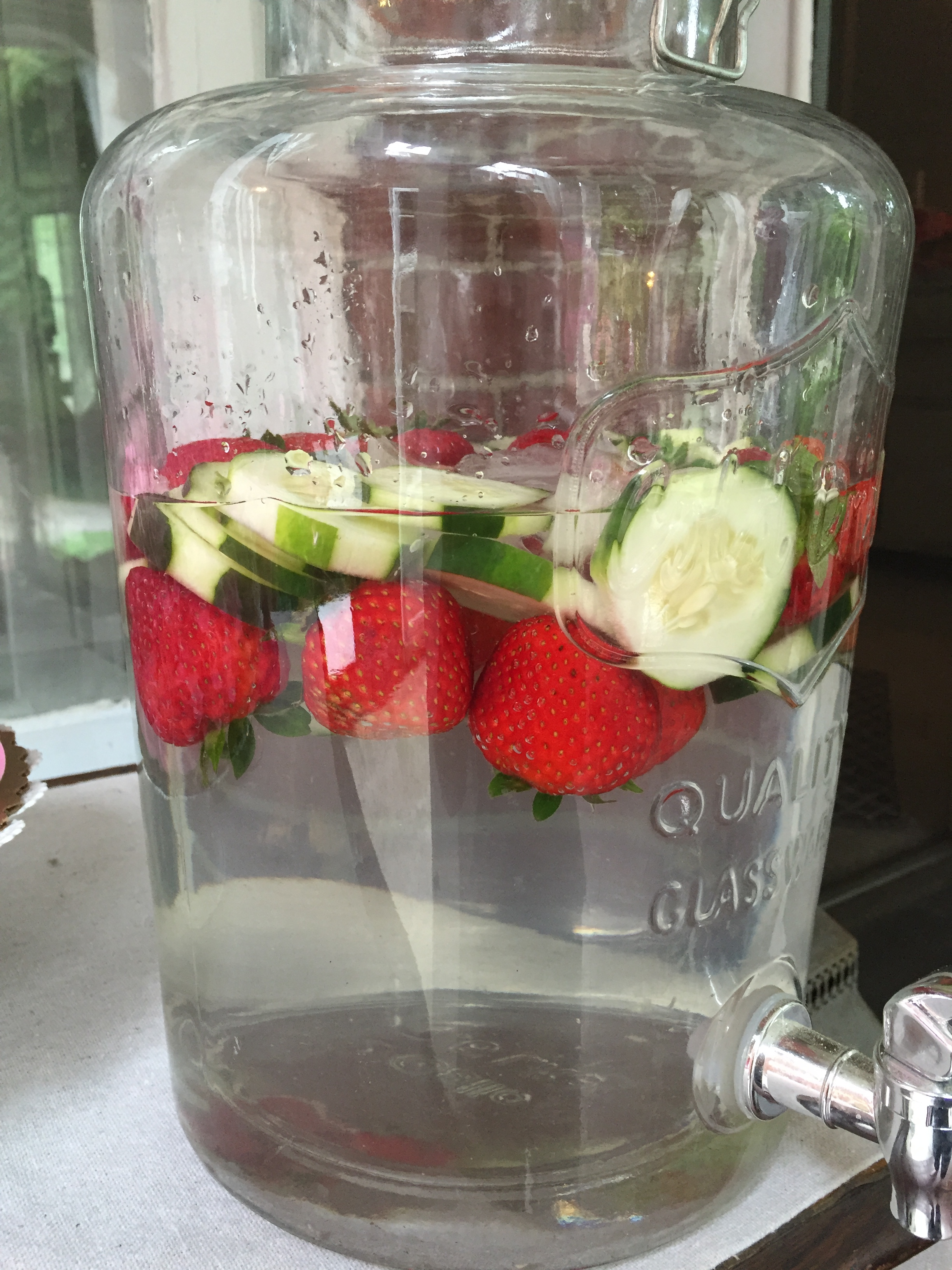 cucumber berry water
