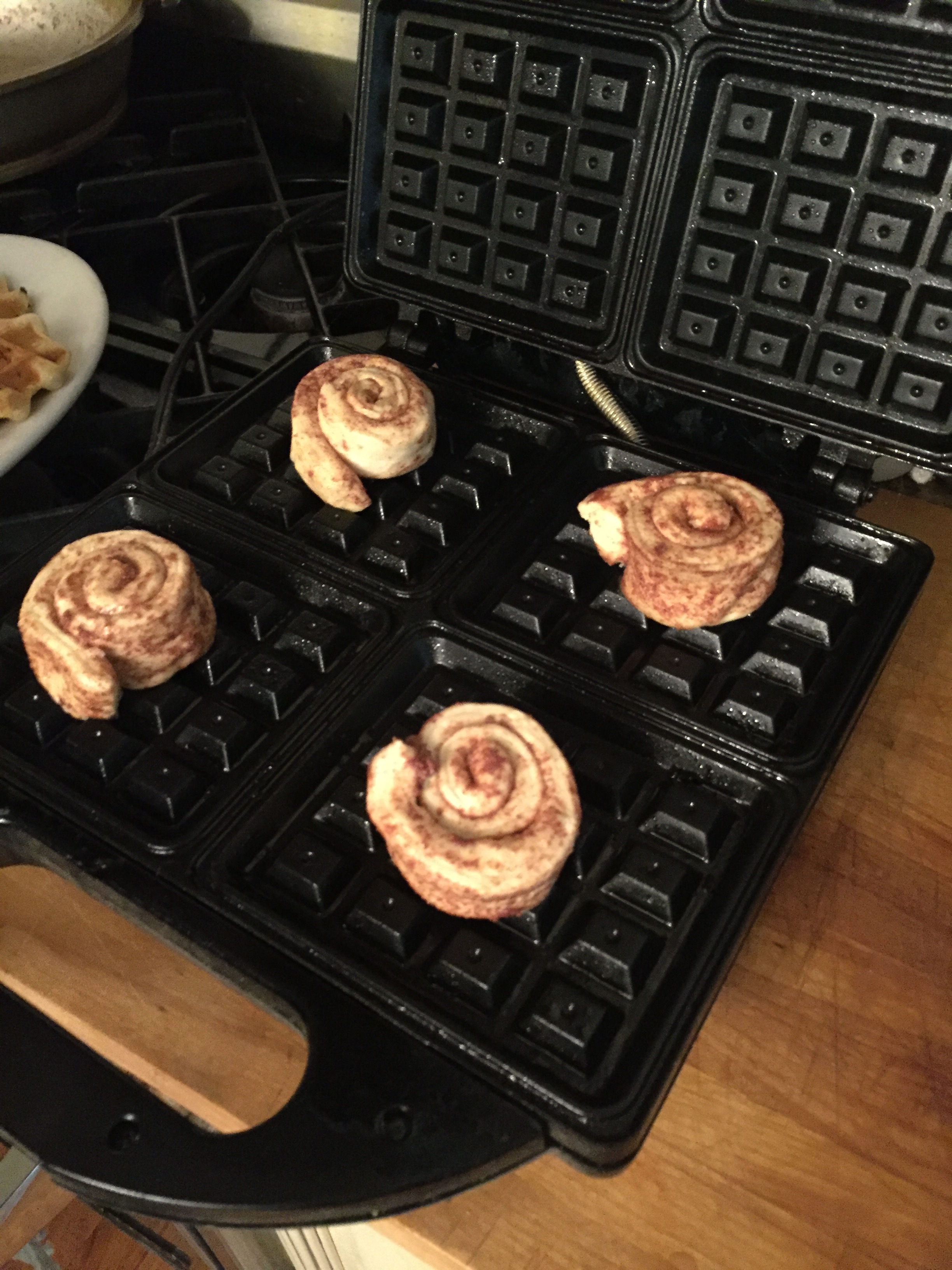 cinnamon roll waffles