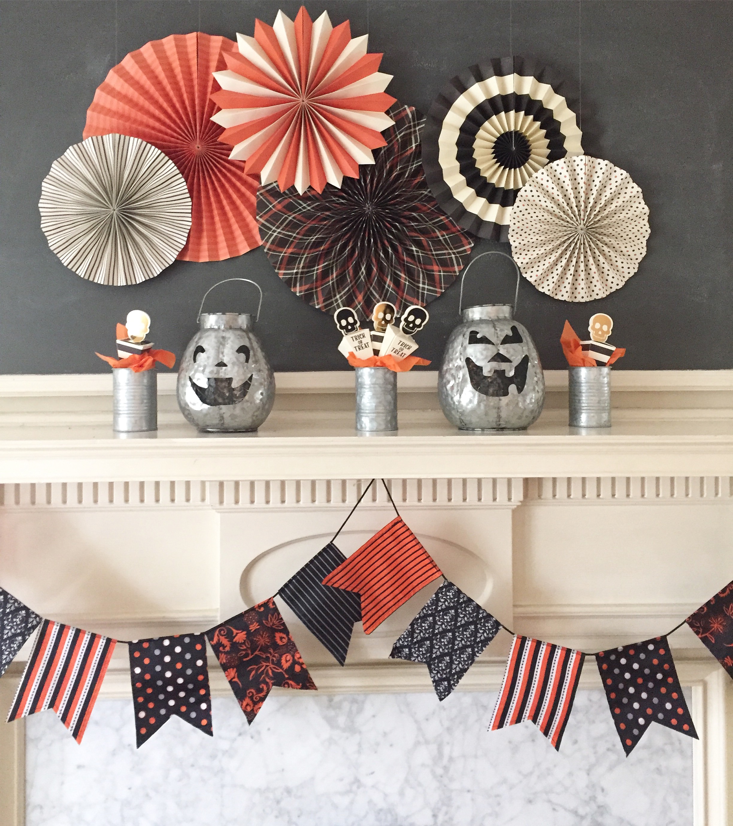 halloween mantle