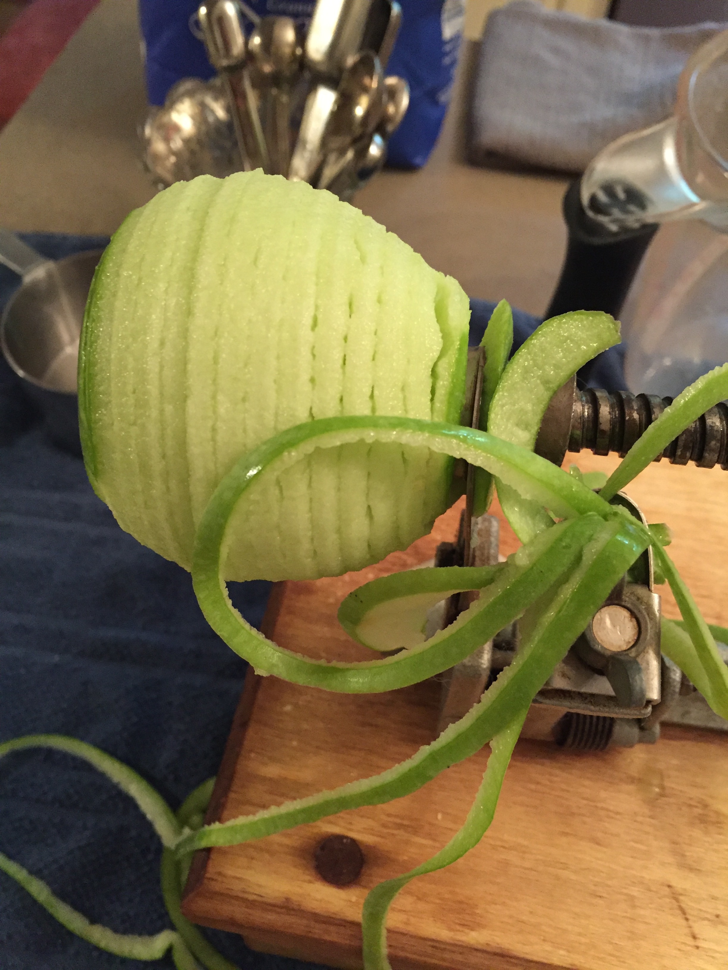 apple peeling