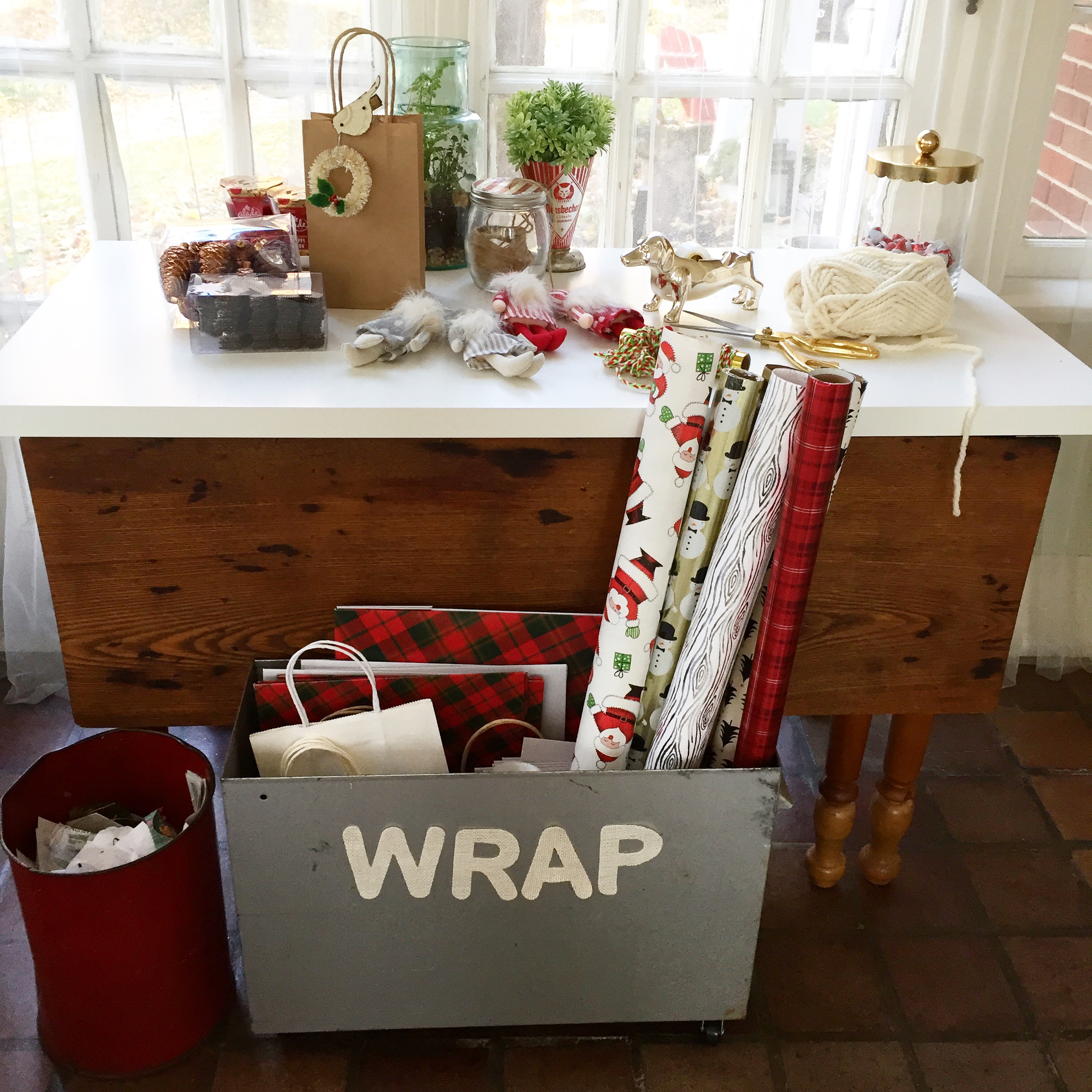 wrapping station