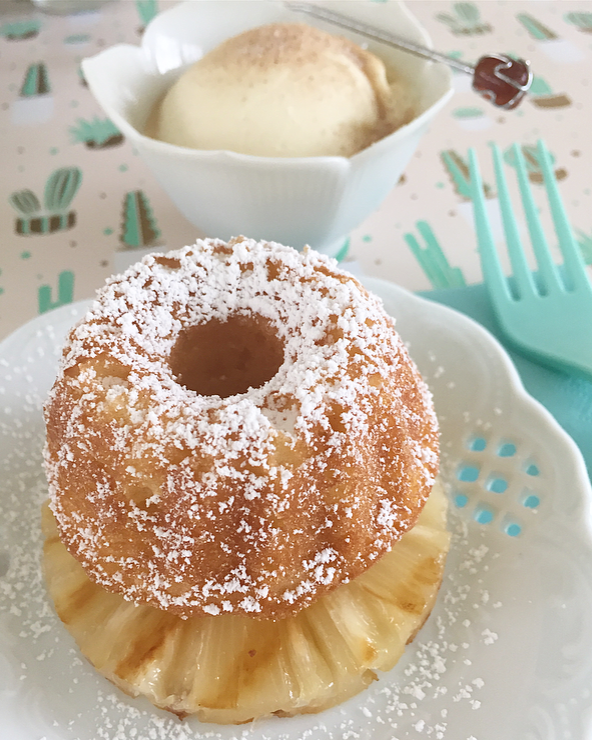 mini bundt cake