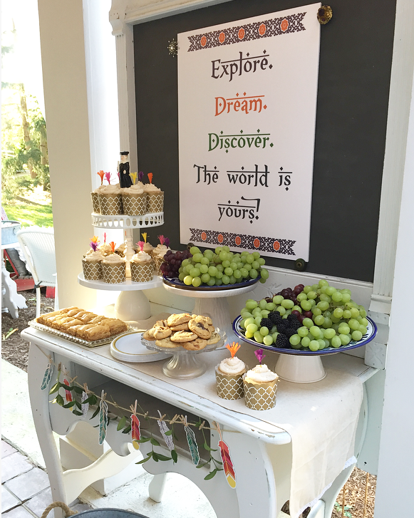 grad party dessert table