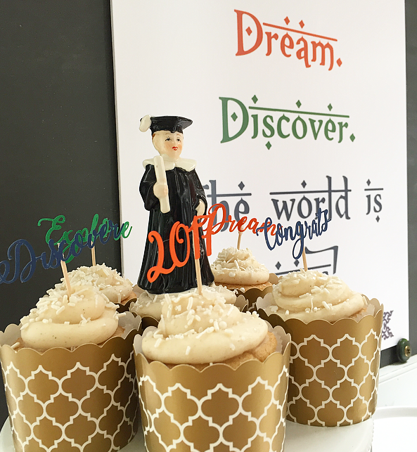 grad cupcakes