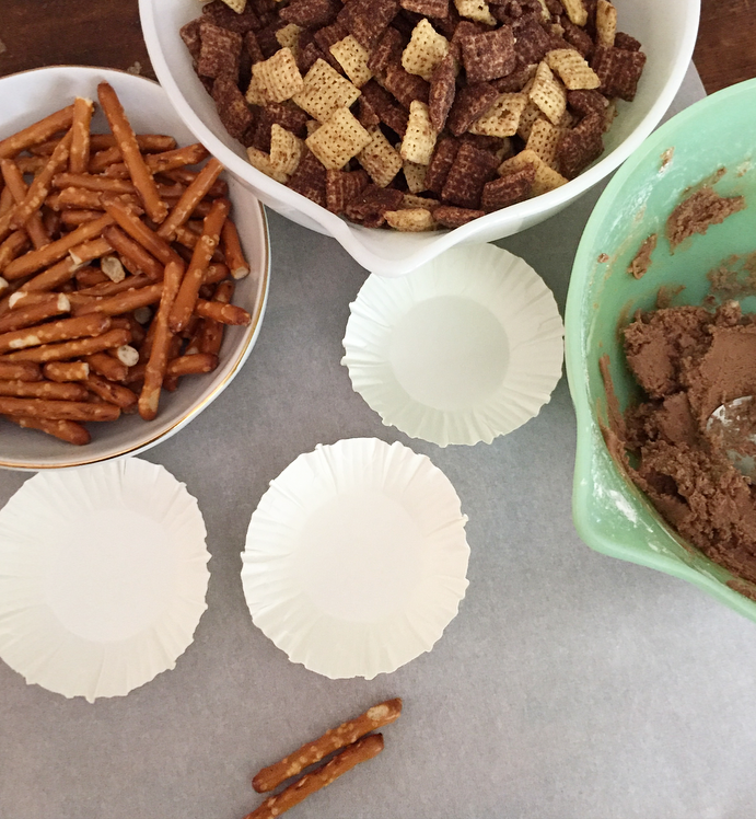 pinecone cookie DIY