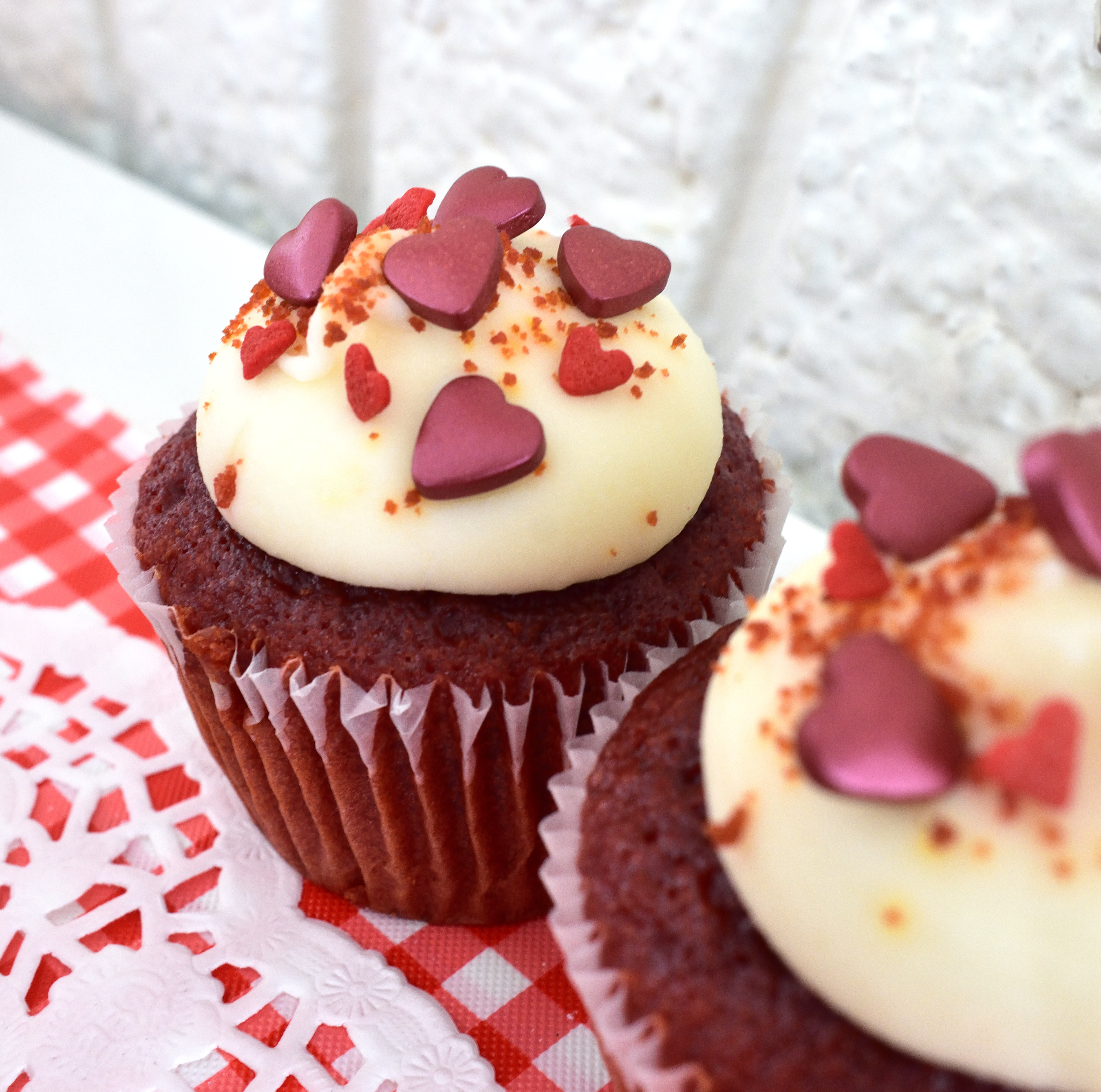 valentine picnic cupcakes