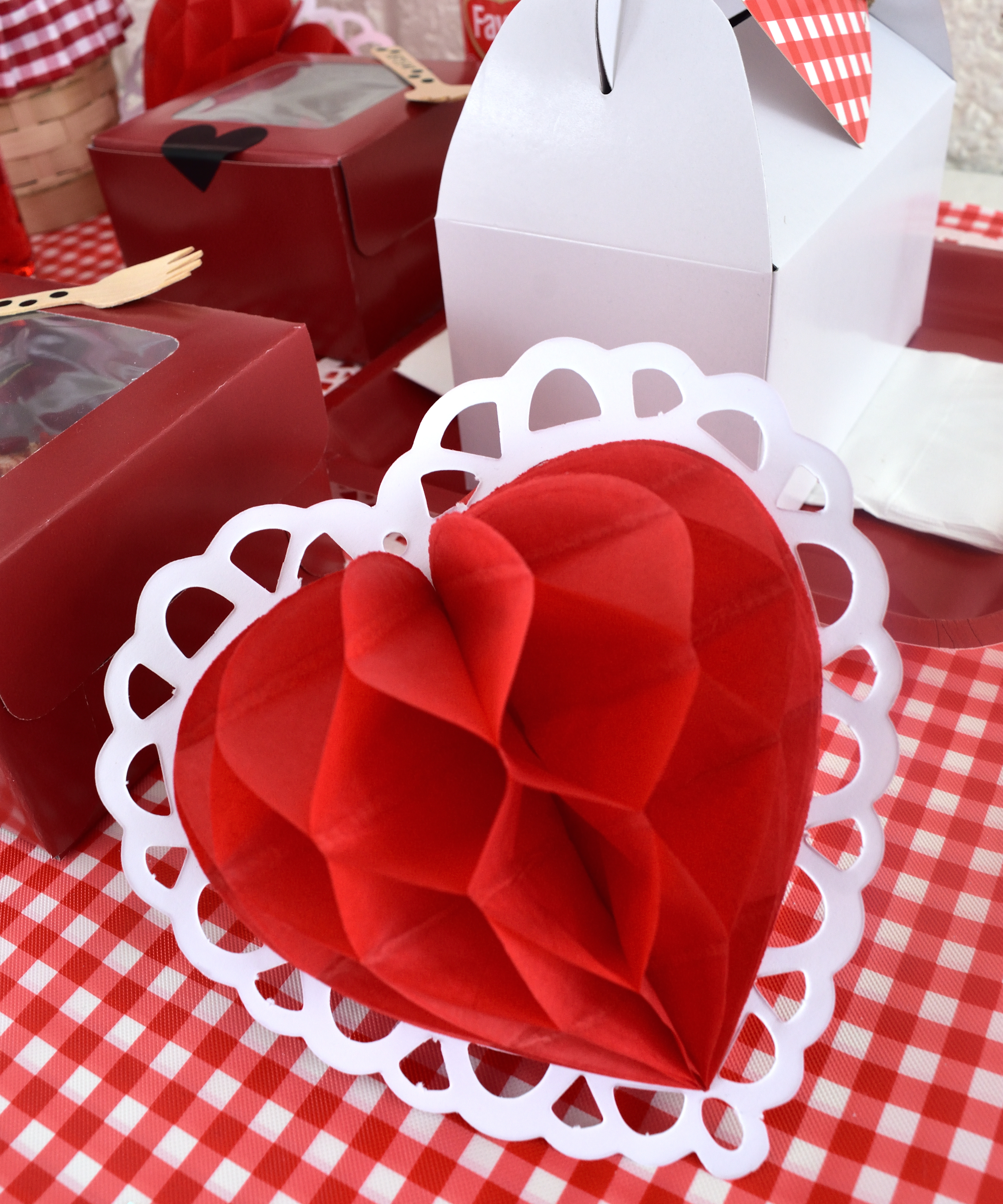 valentine picnic decoration