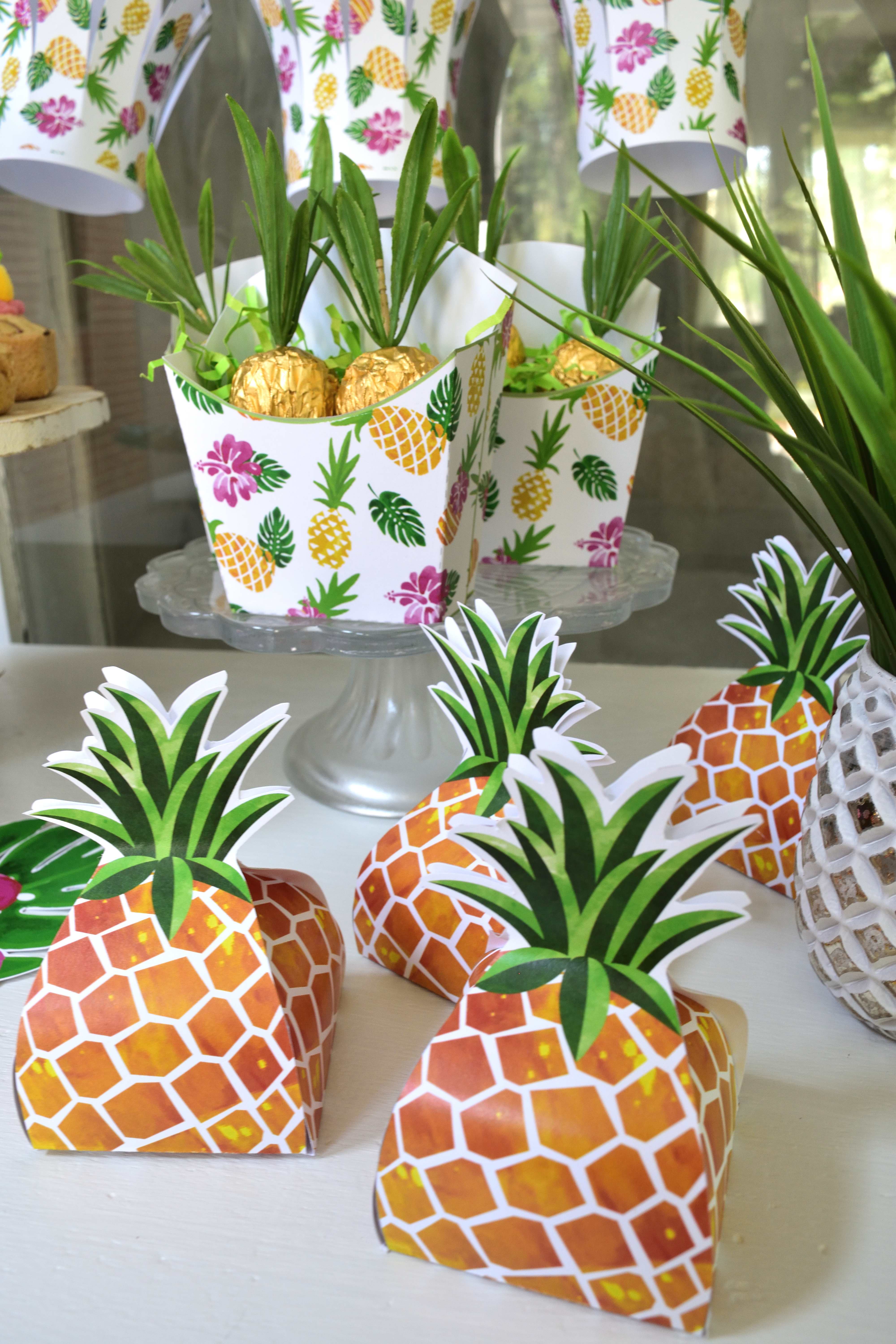 pinapple party favors