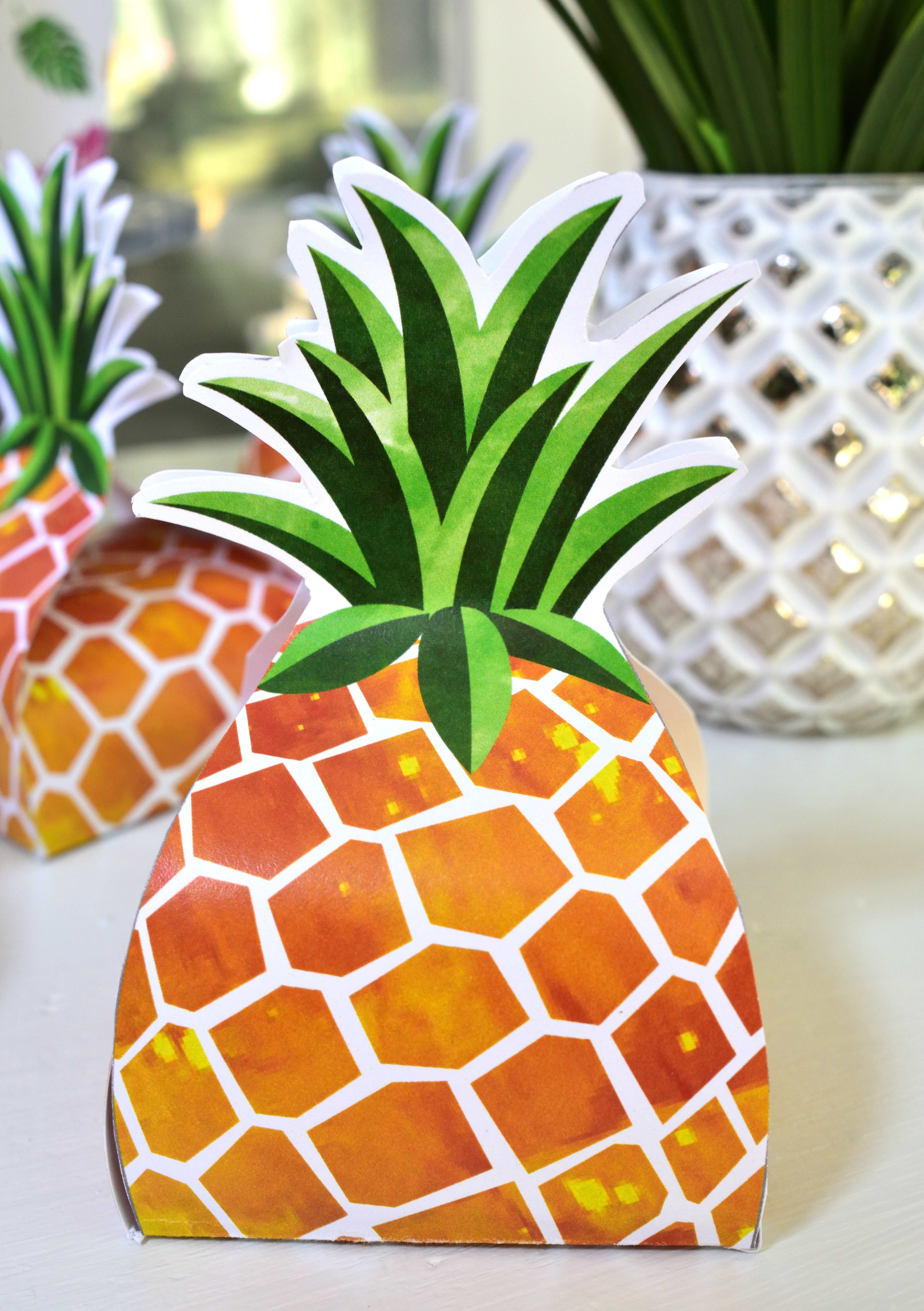 pineapple favors