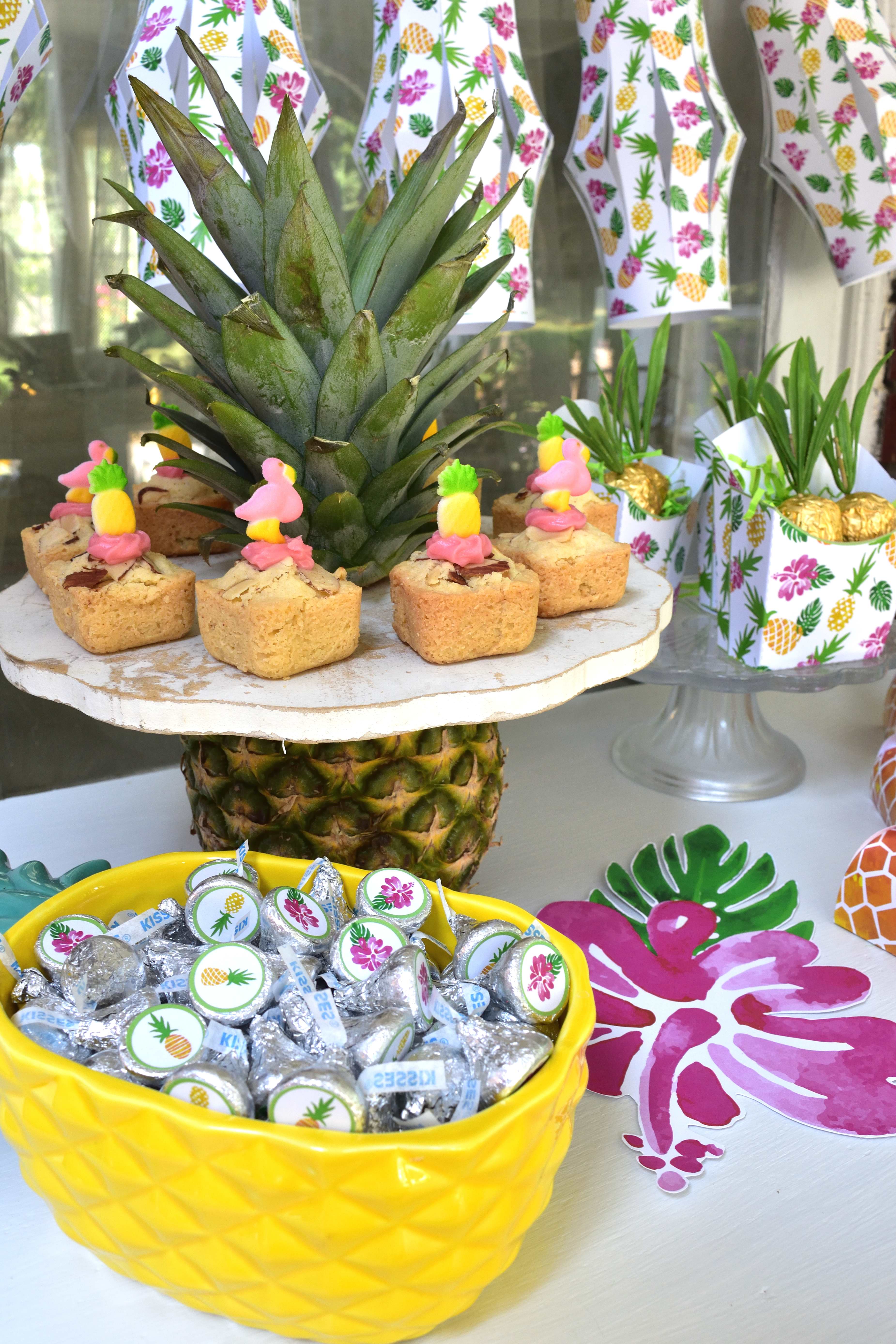 pineapple party favors