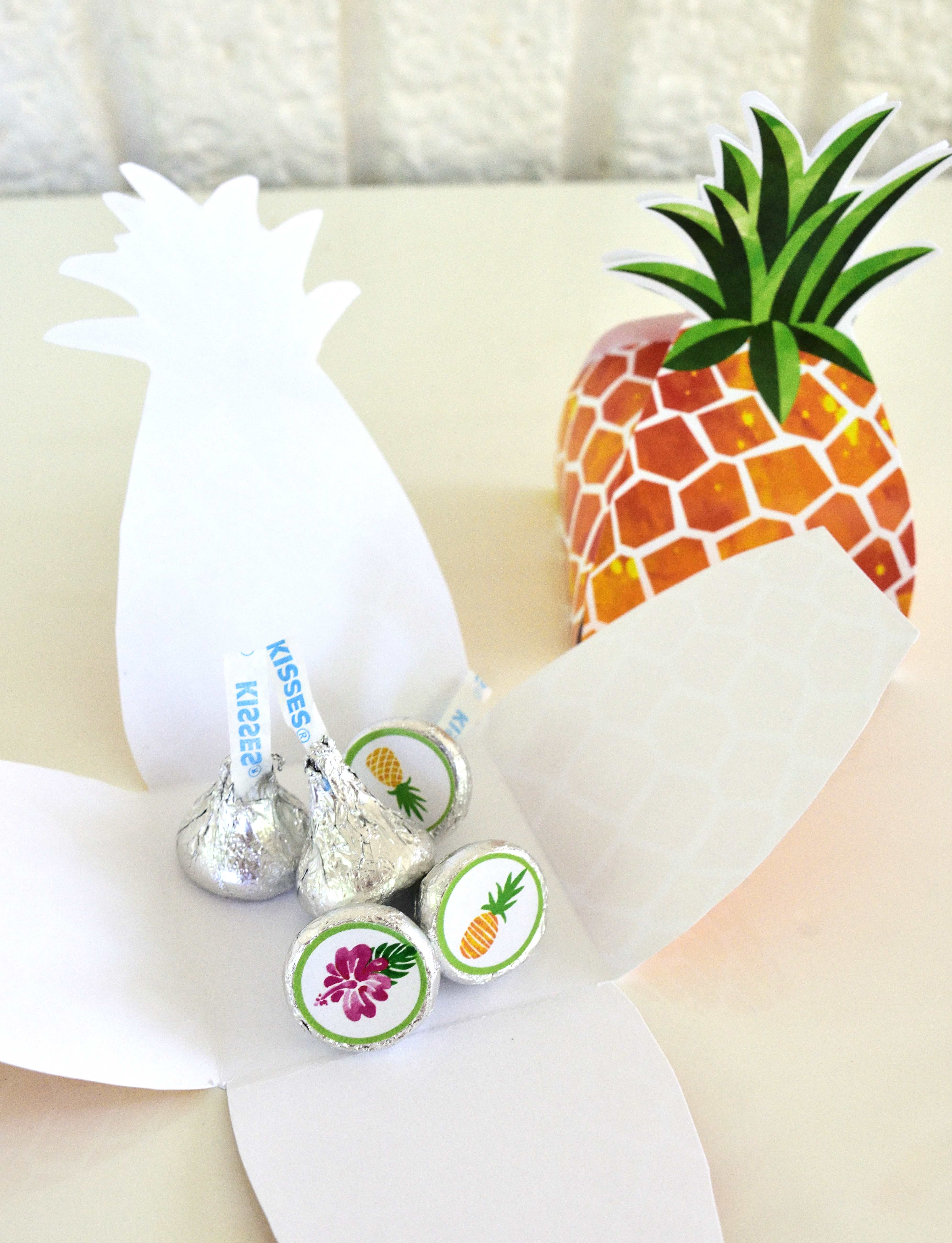 pineapple party favors