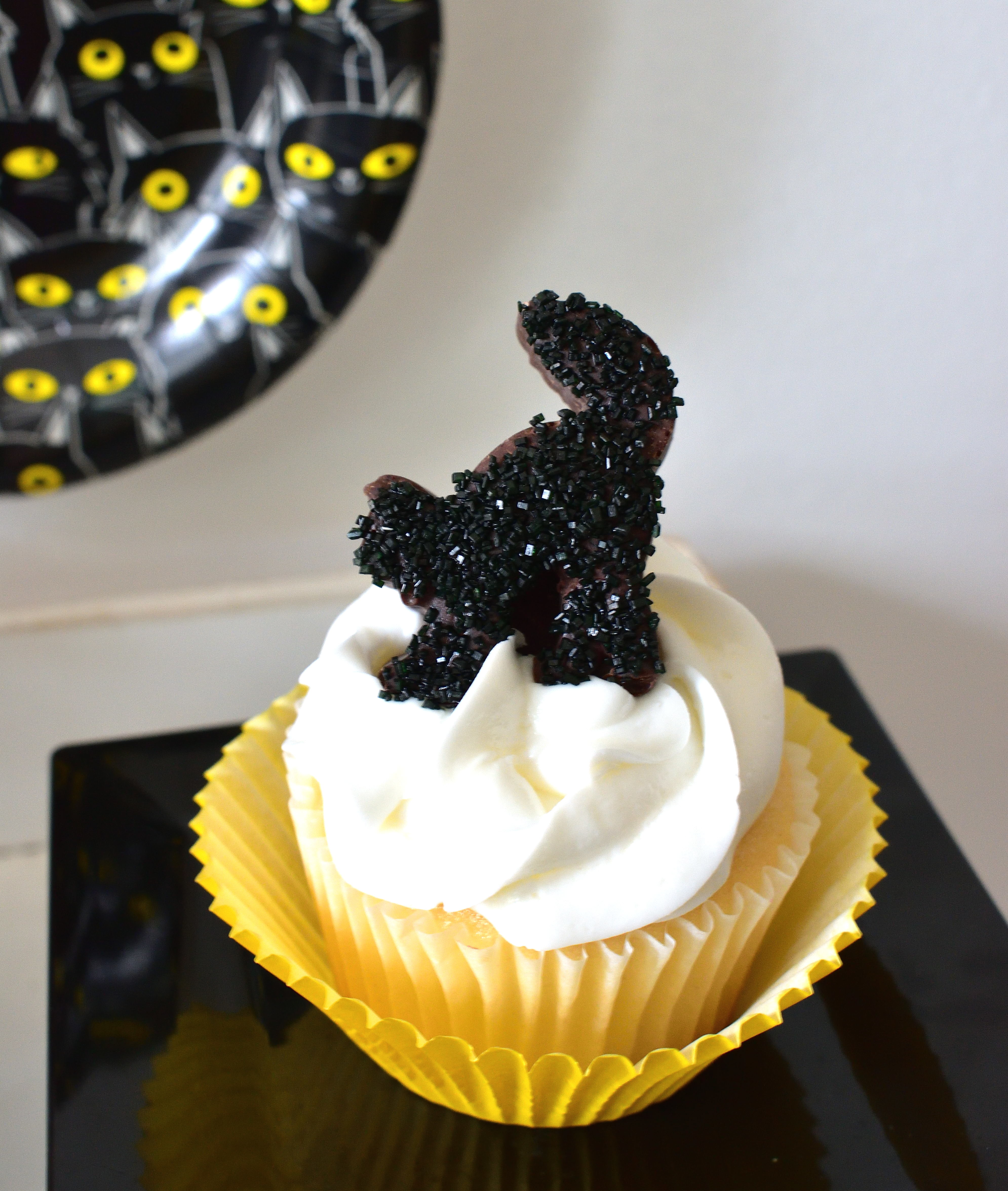 Halloween treat table, black cat cupcakes