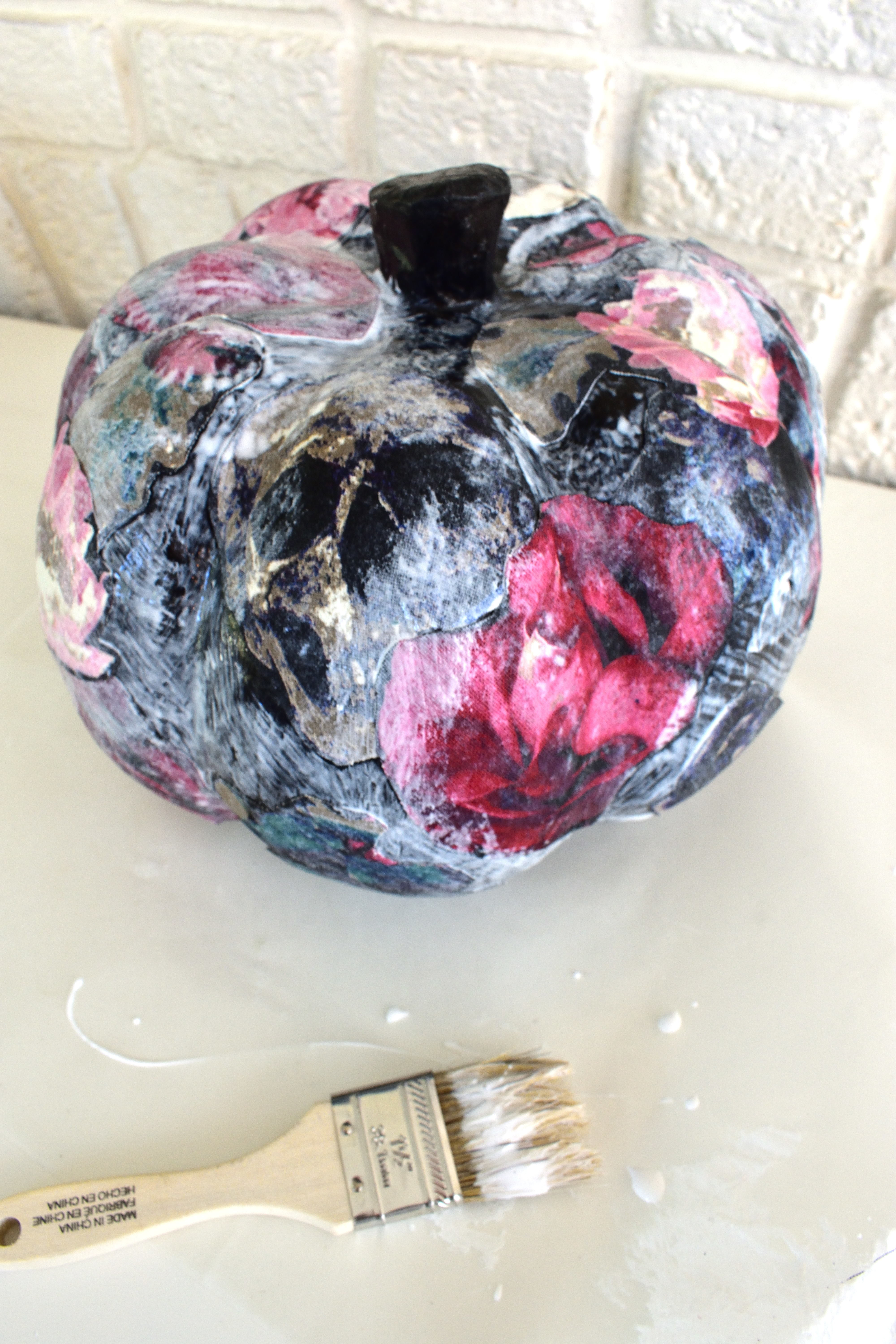 DIY decorations/halloween decoupage