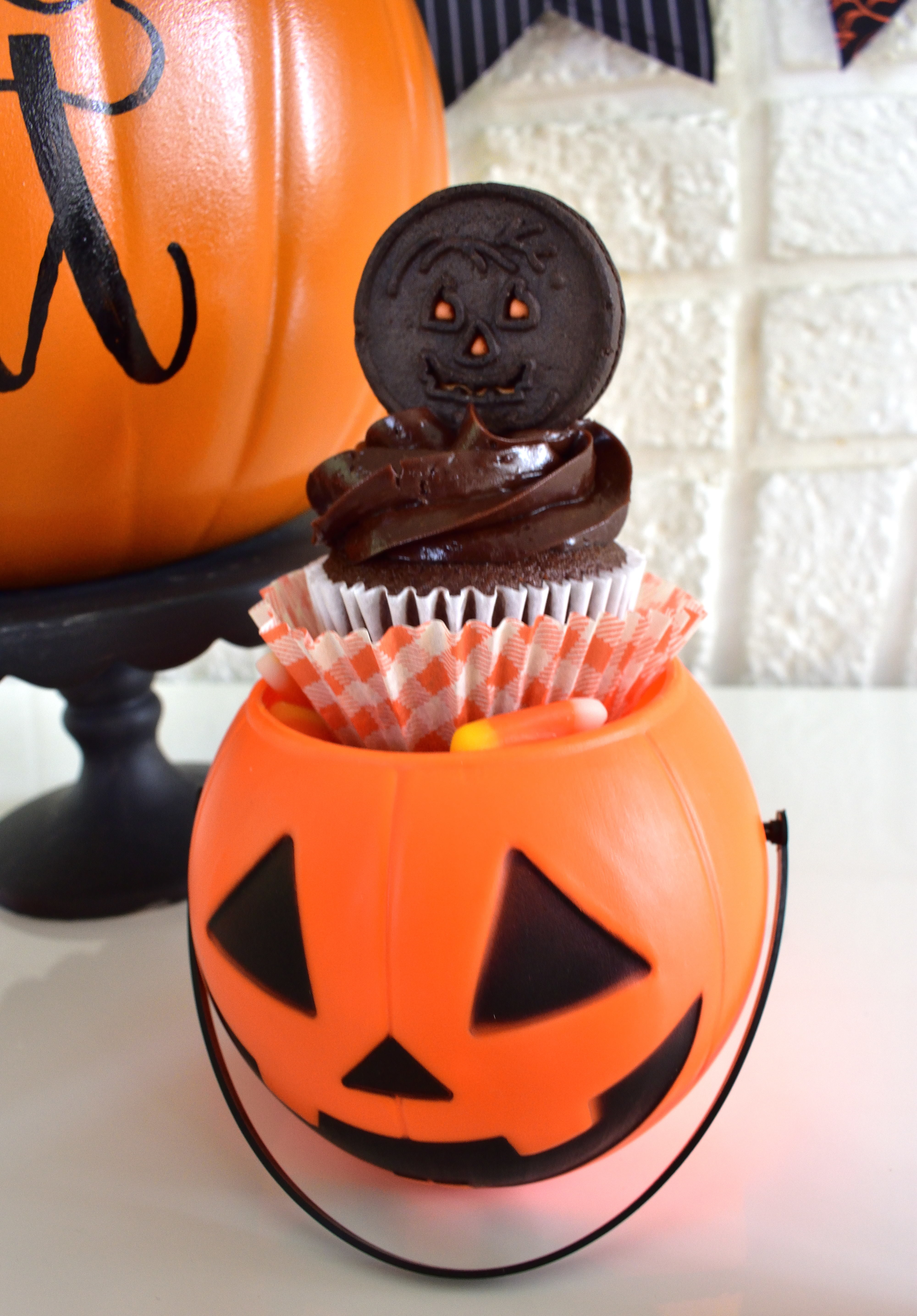 halloween treat table