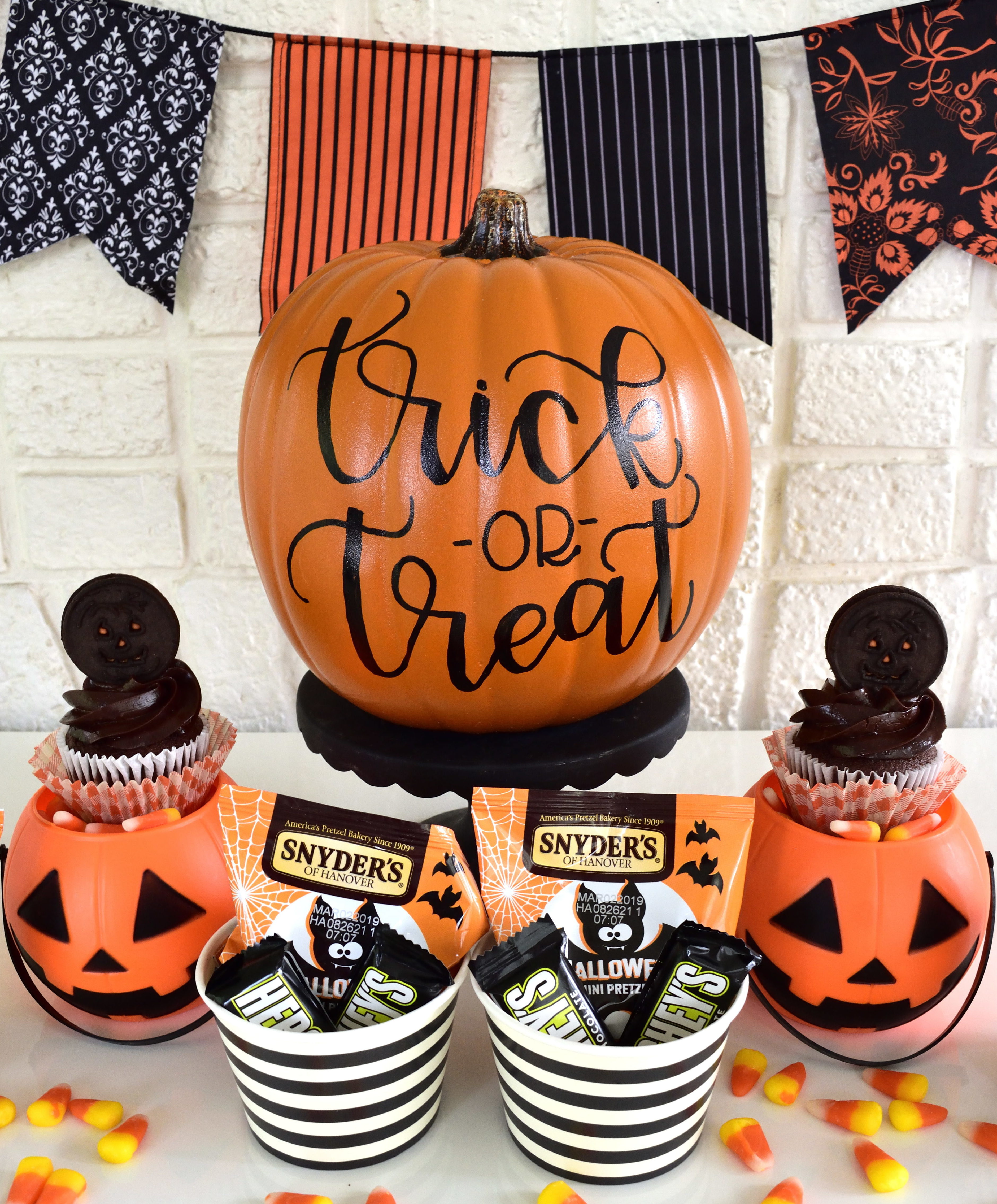 halloween treat table