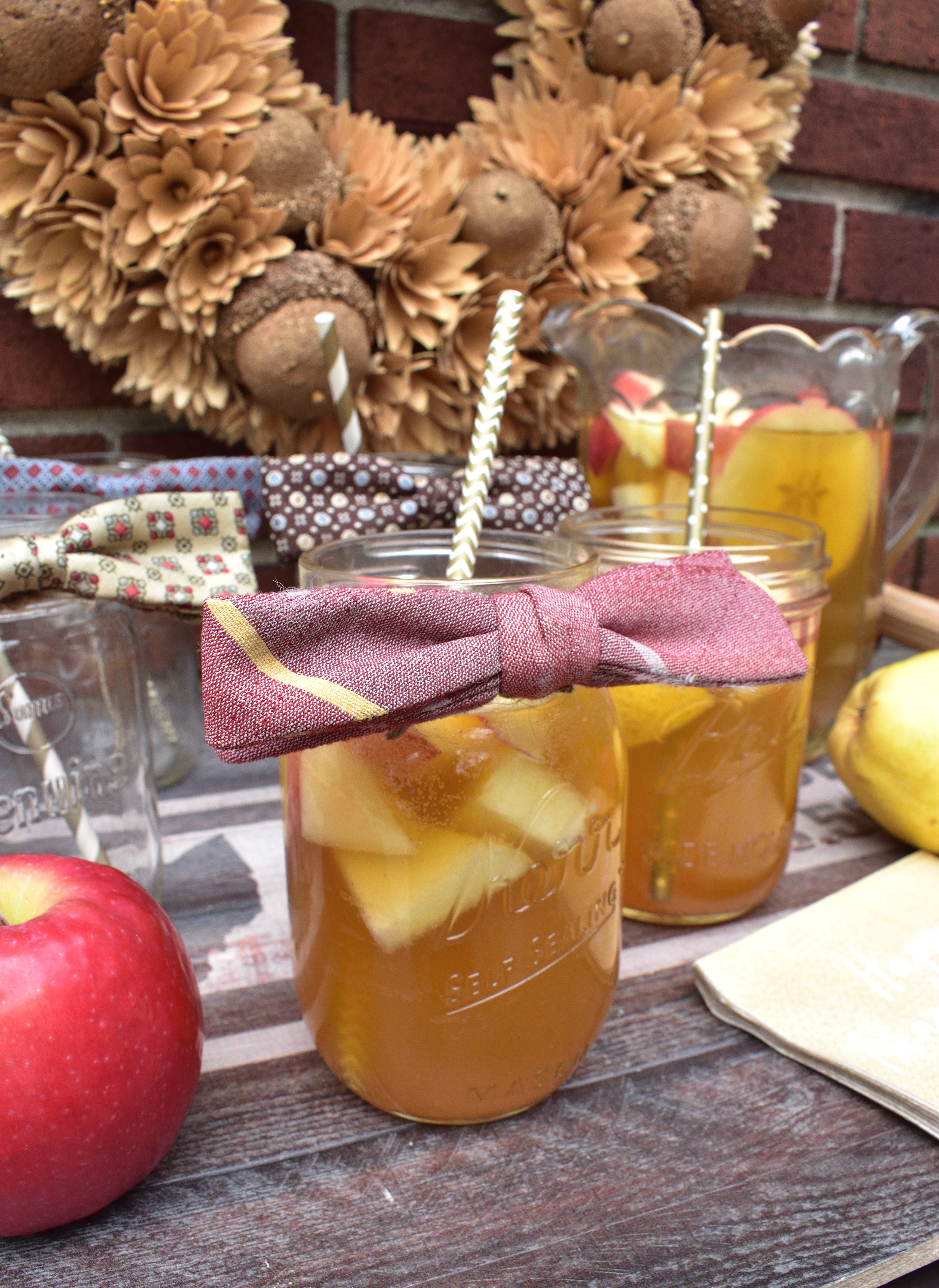 apple cider sangria in a mason jar