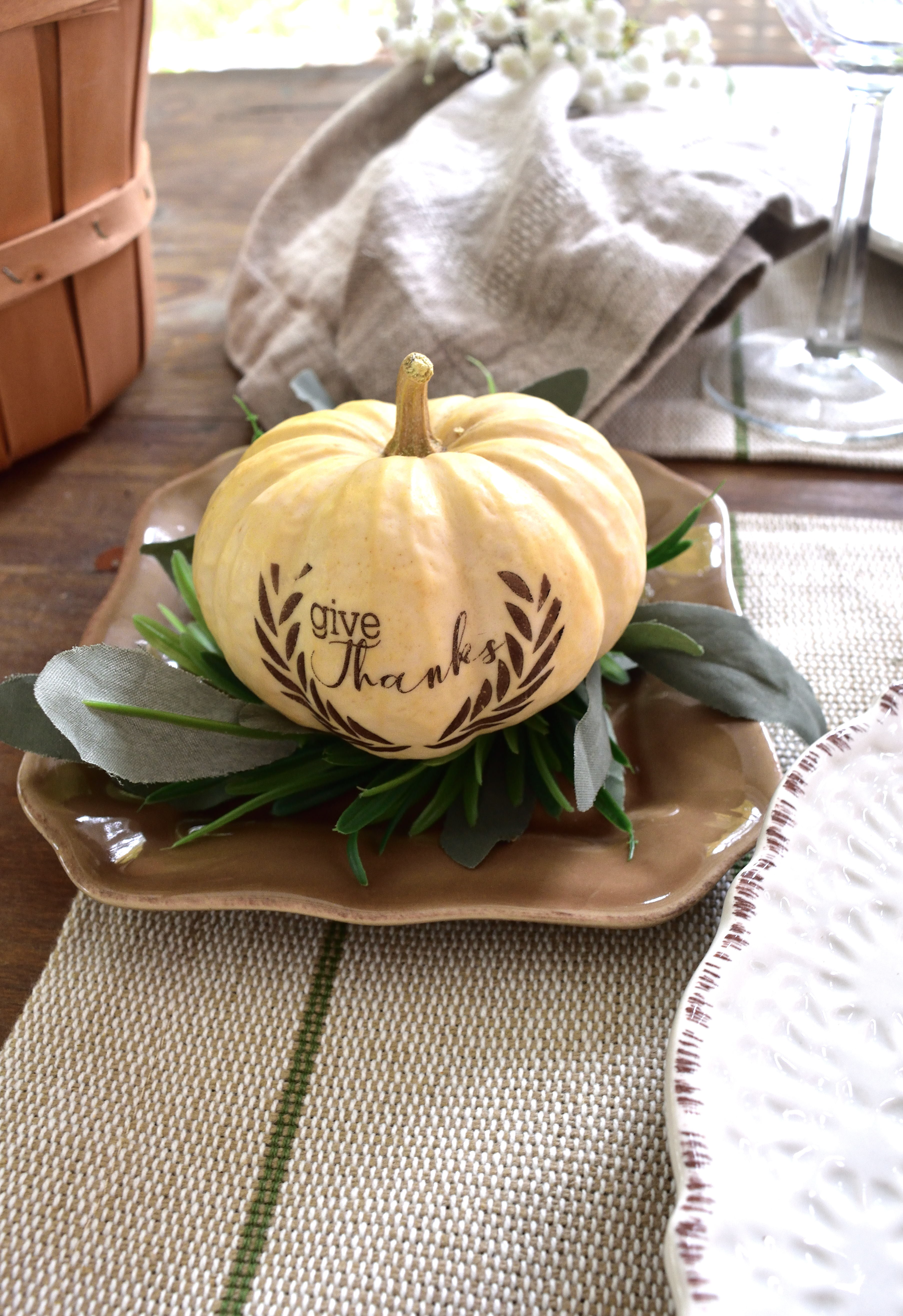 rustic Thanksgiving table