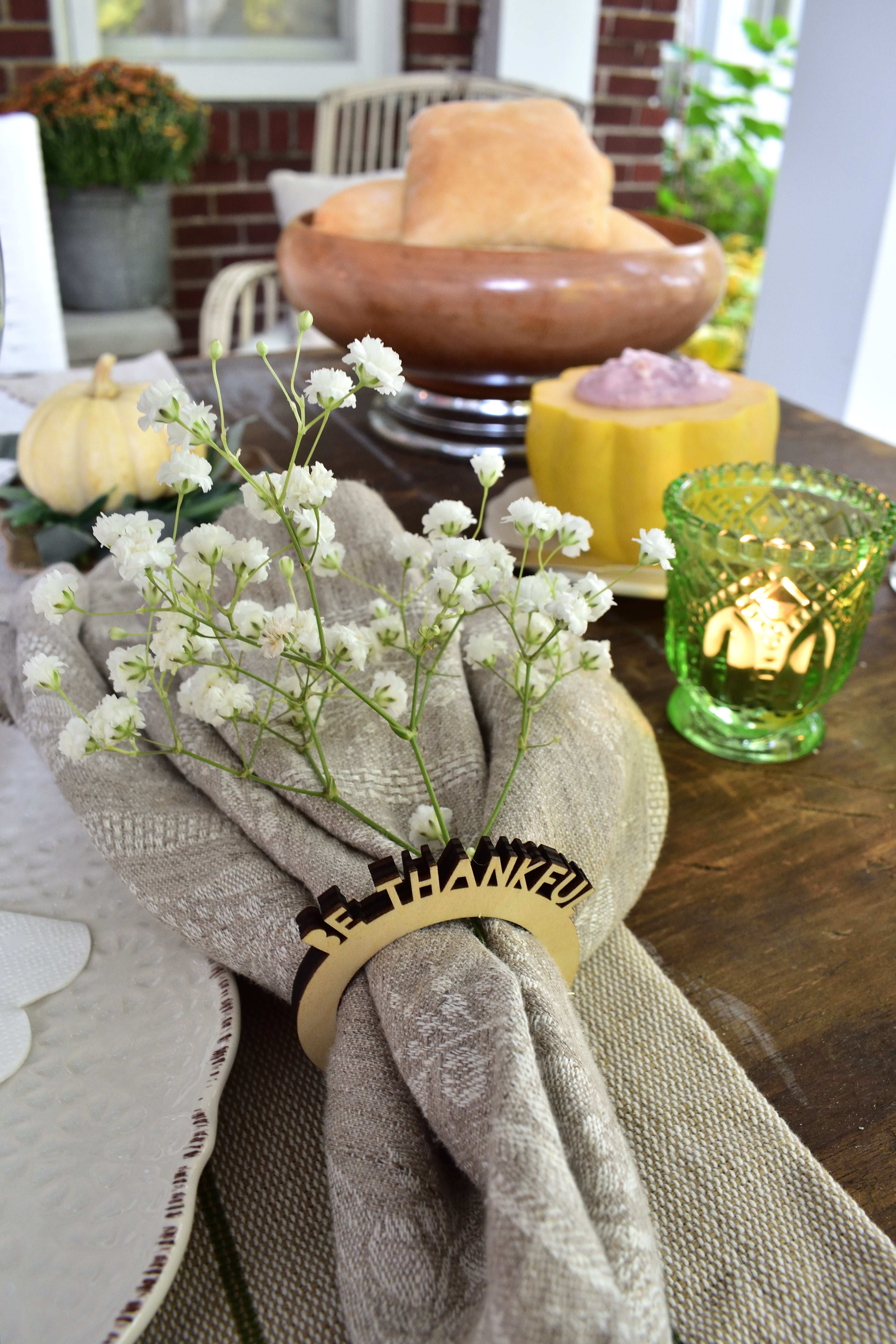 Thanksgiving table