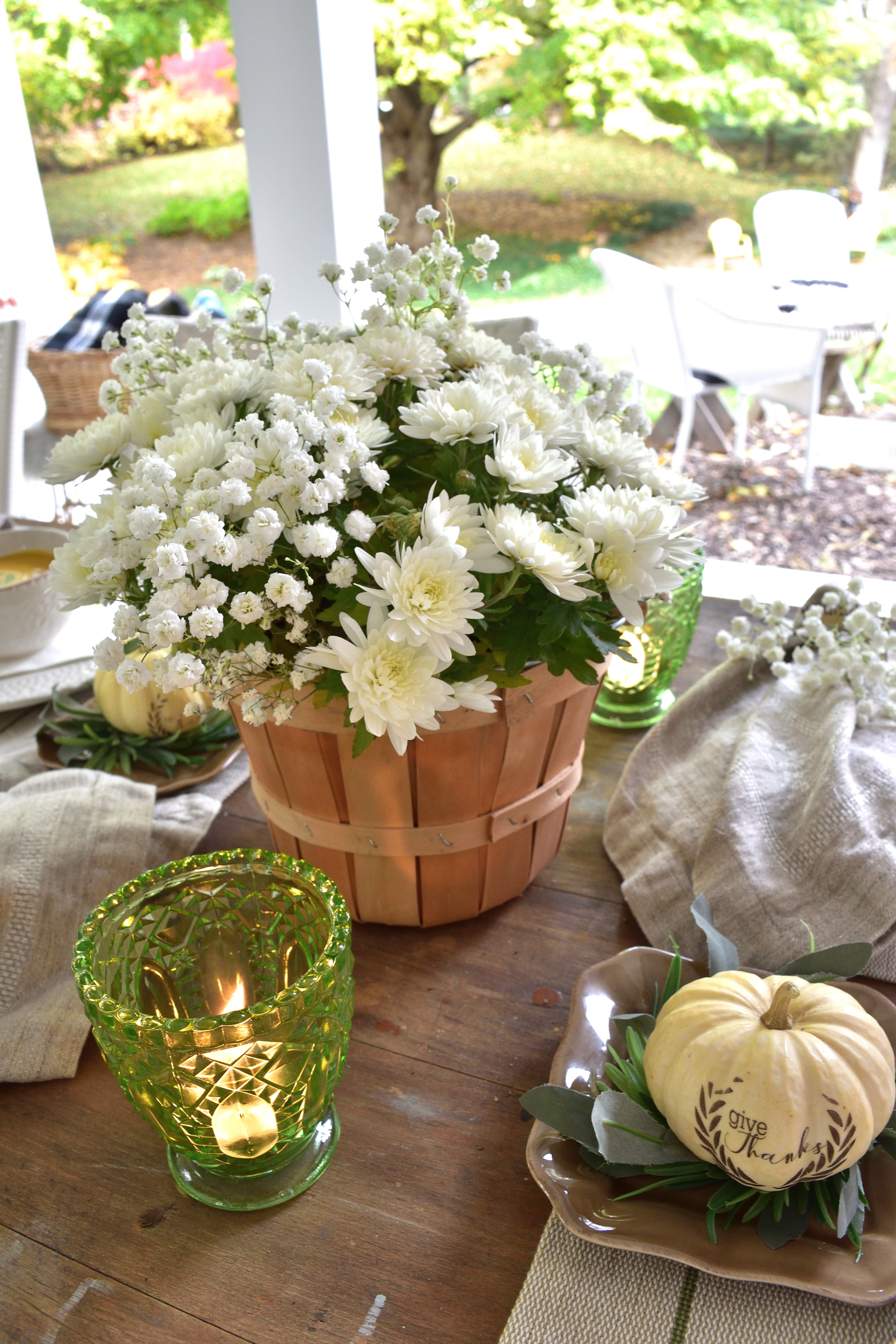 rustic thanksgiving table