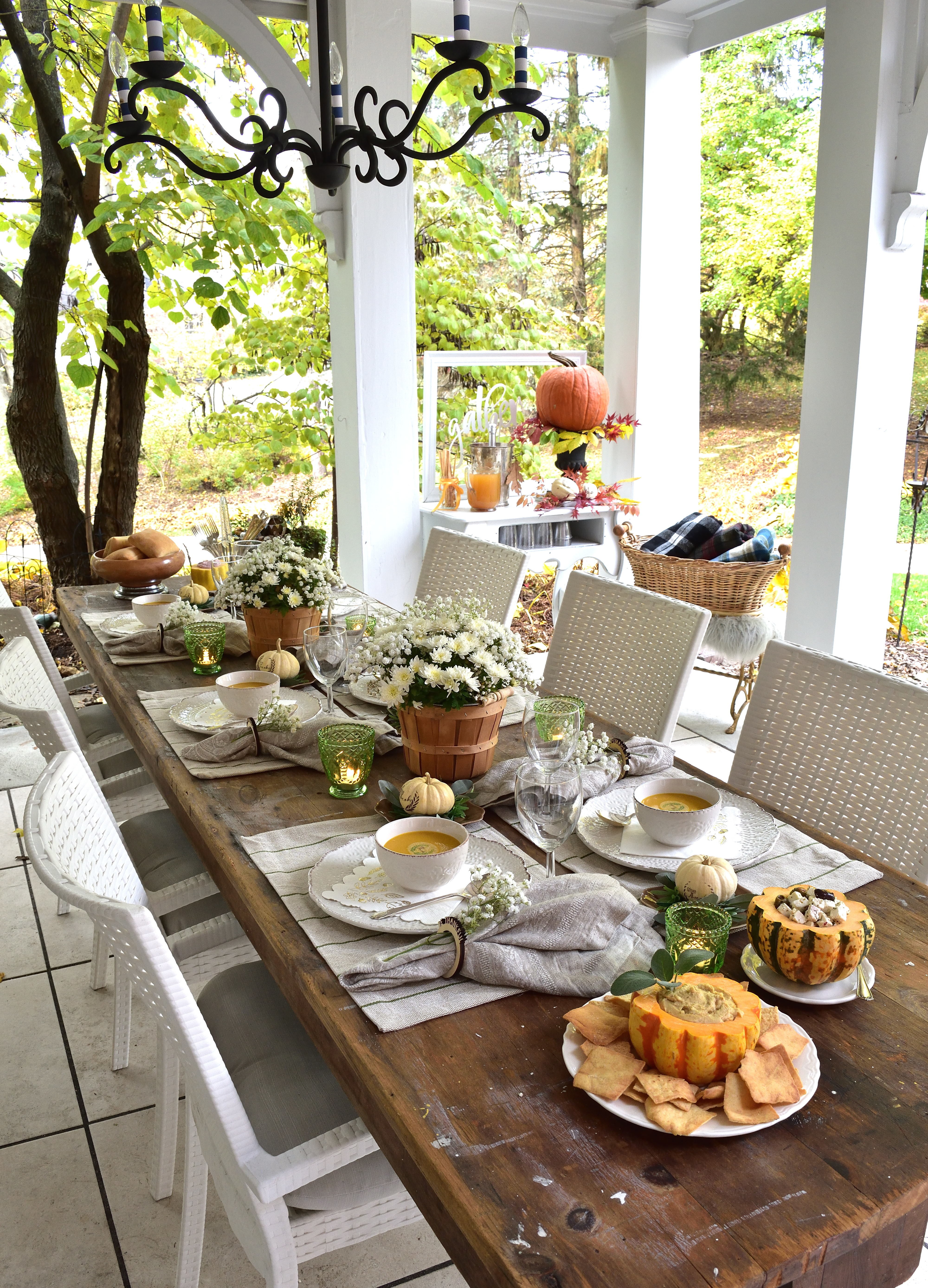 rustic Thanksgiving table
