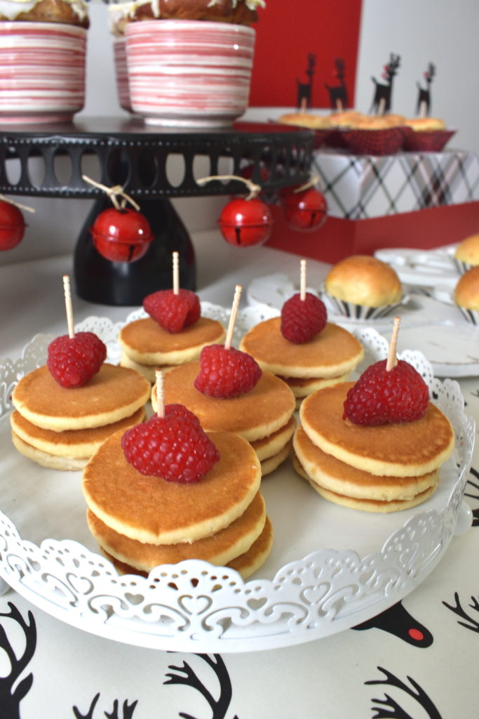 Fun ideas for serving a Christmas Breakfast buffet for your family!