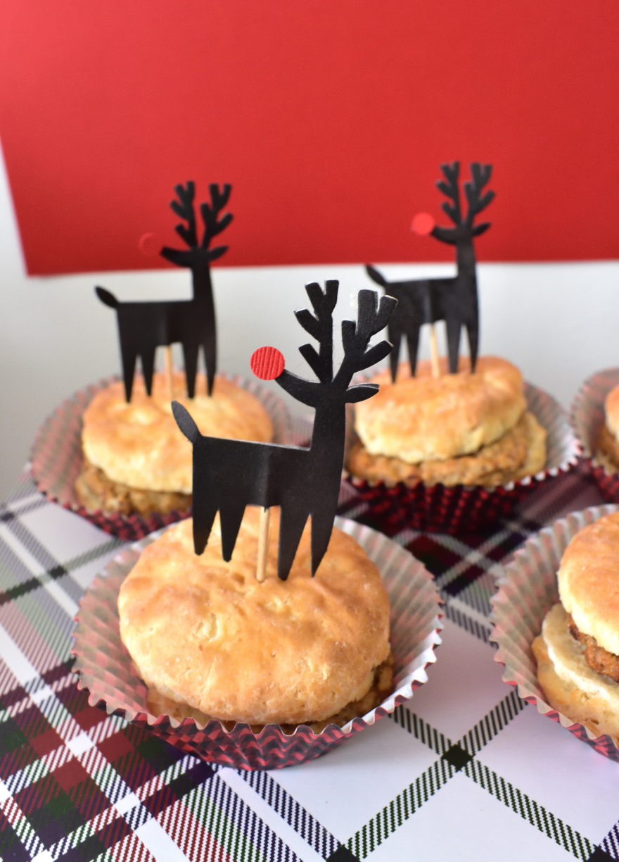Fun ideas for serving a Christmas Breakfast buffet for your family!