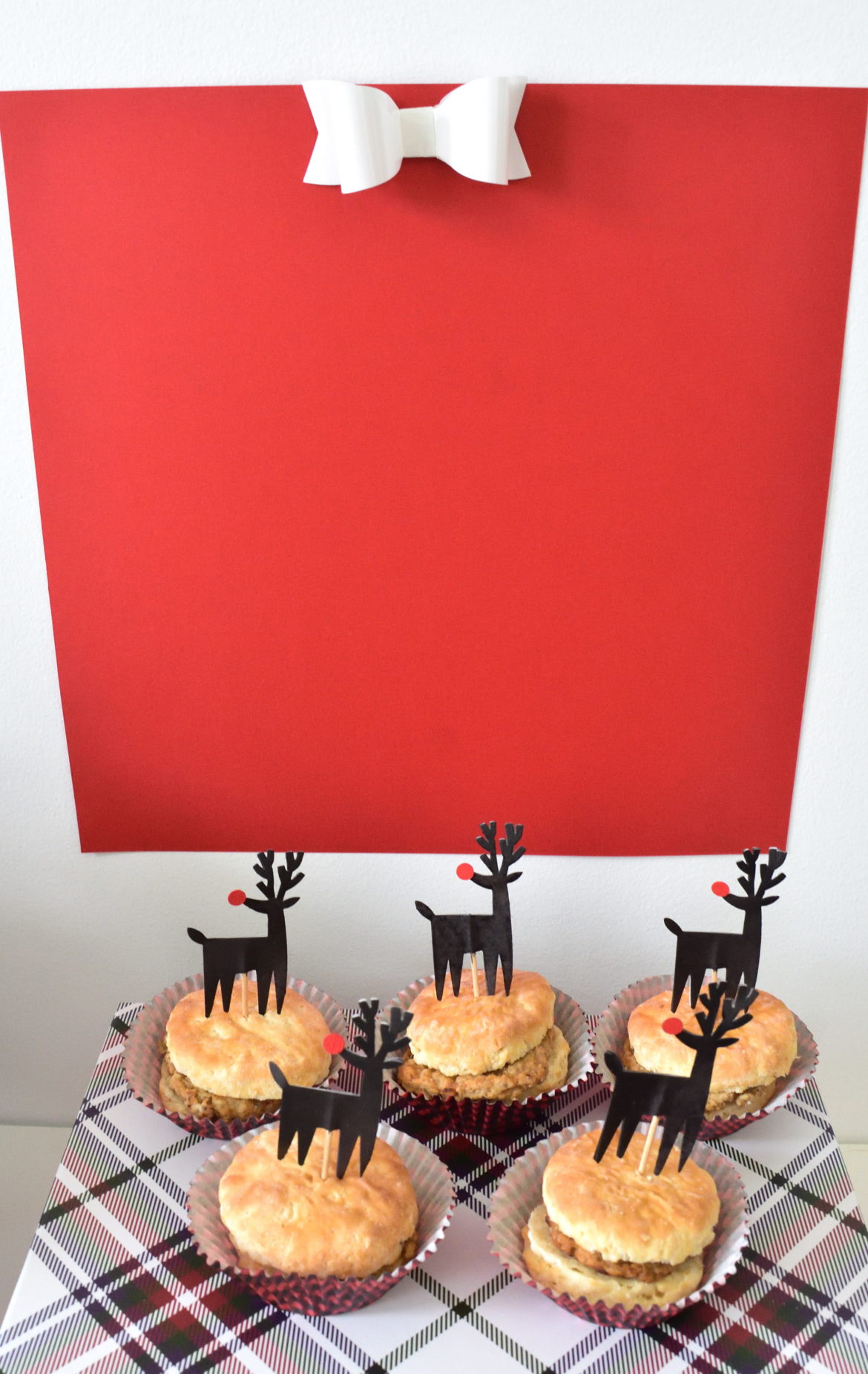 Fun ideas for serving a Christmas Breakfast buffet for your family!