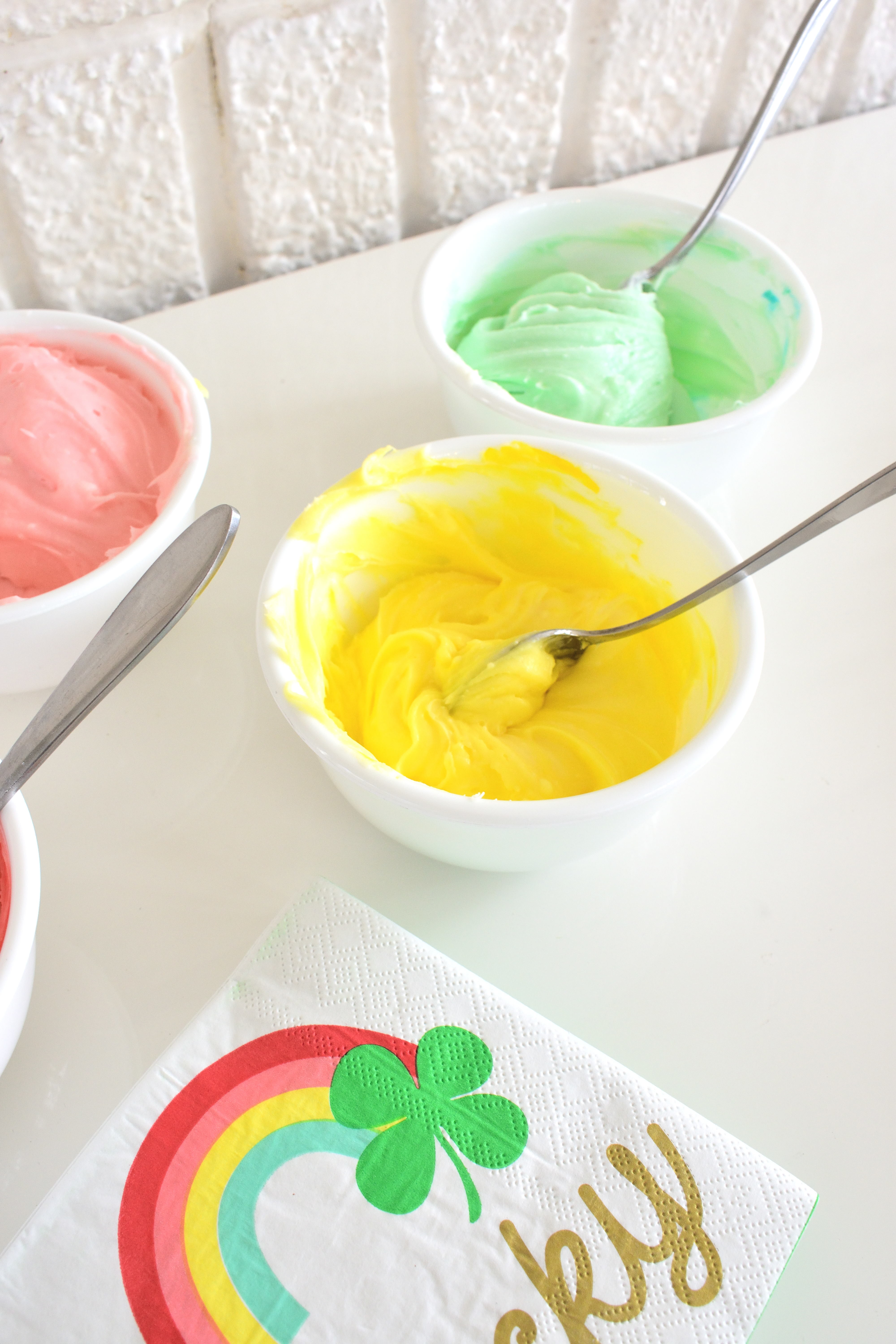 DIY rainbow cupcakes