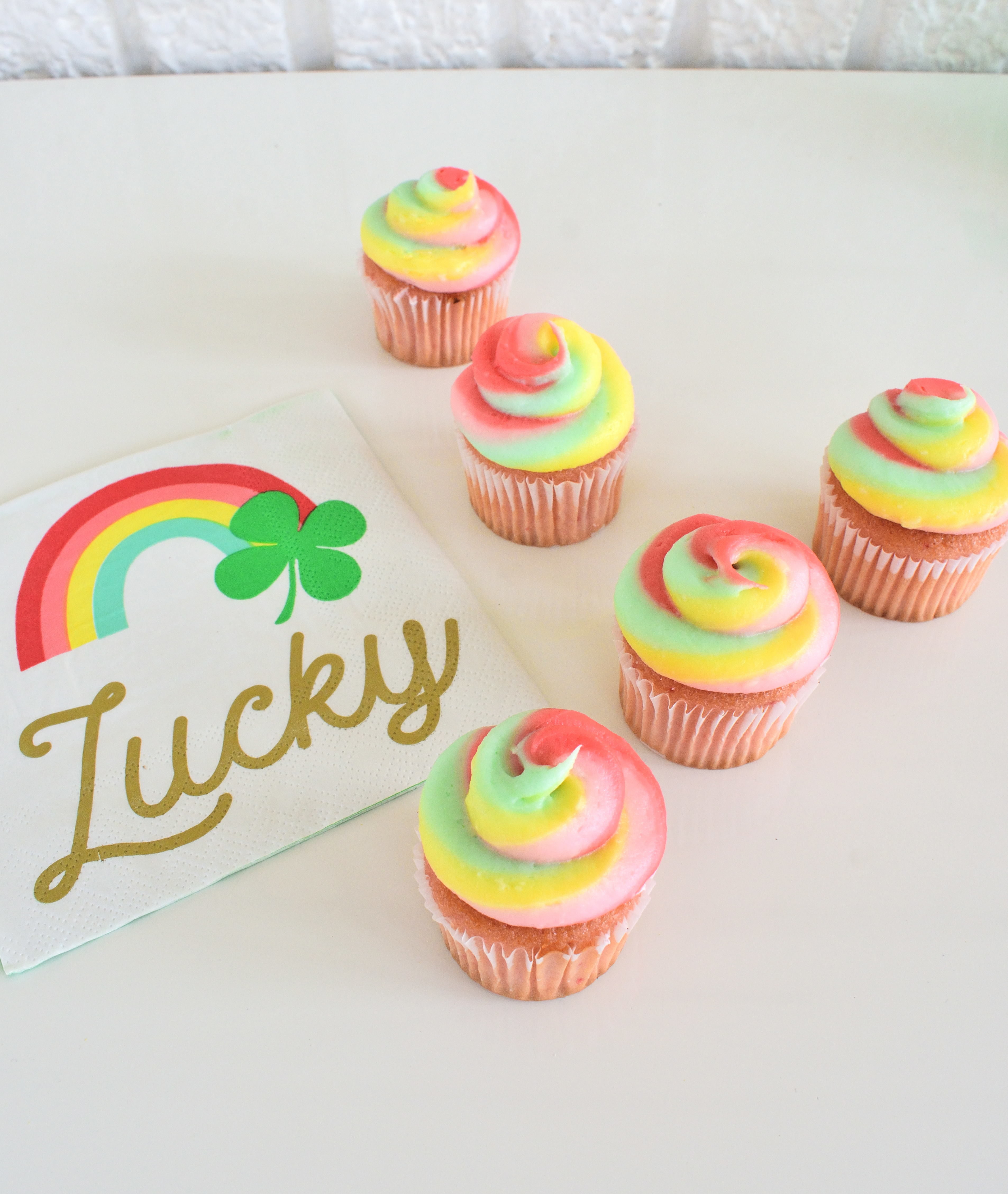 St. Patrick's Day treats/rainbow cupcakes