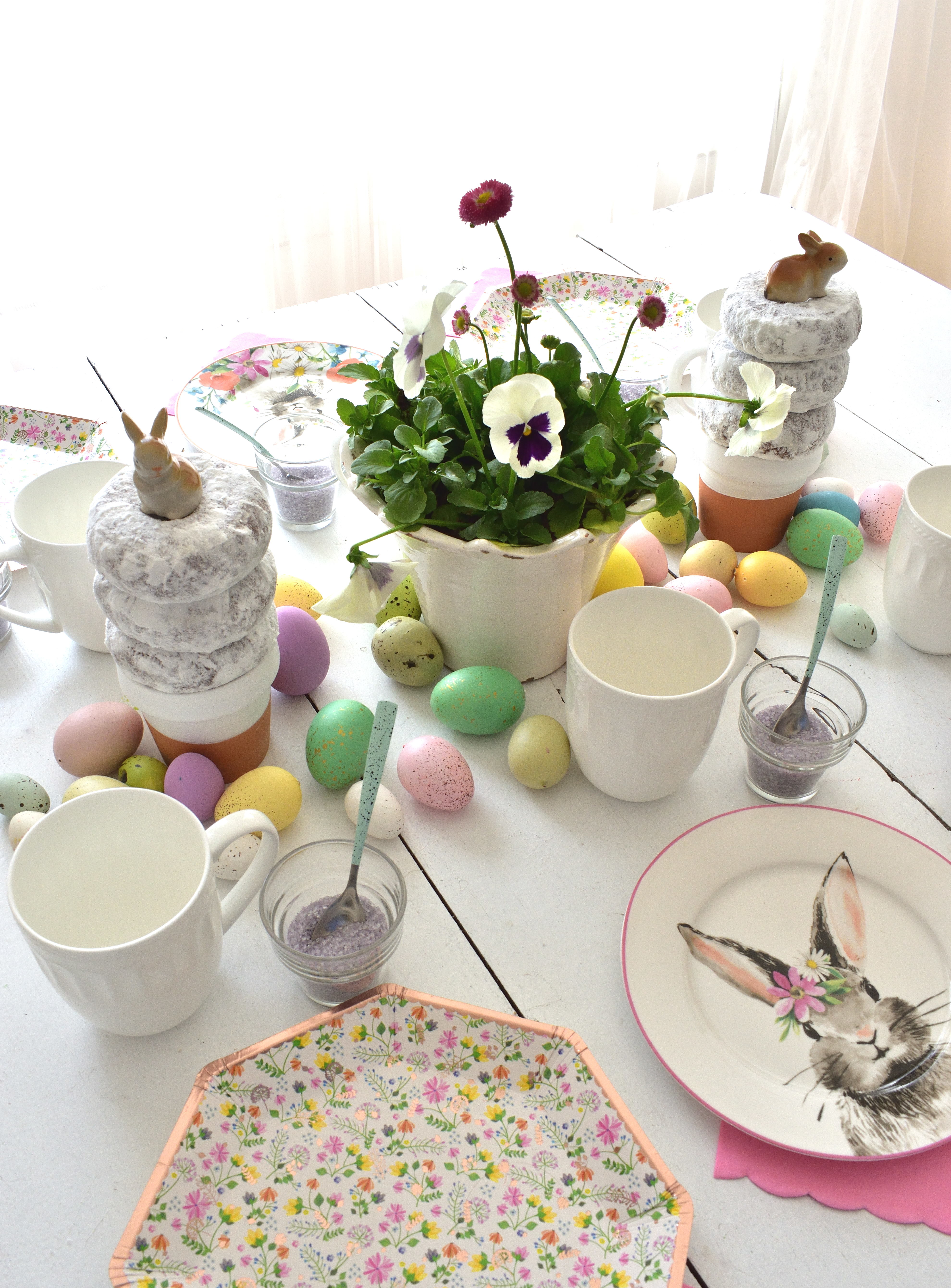 Simple Easter tabletop