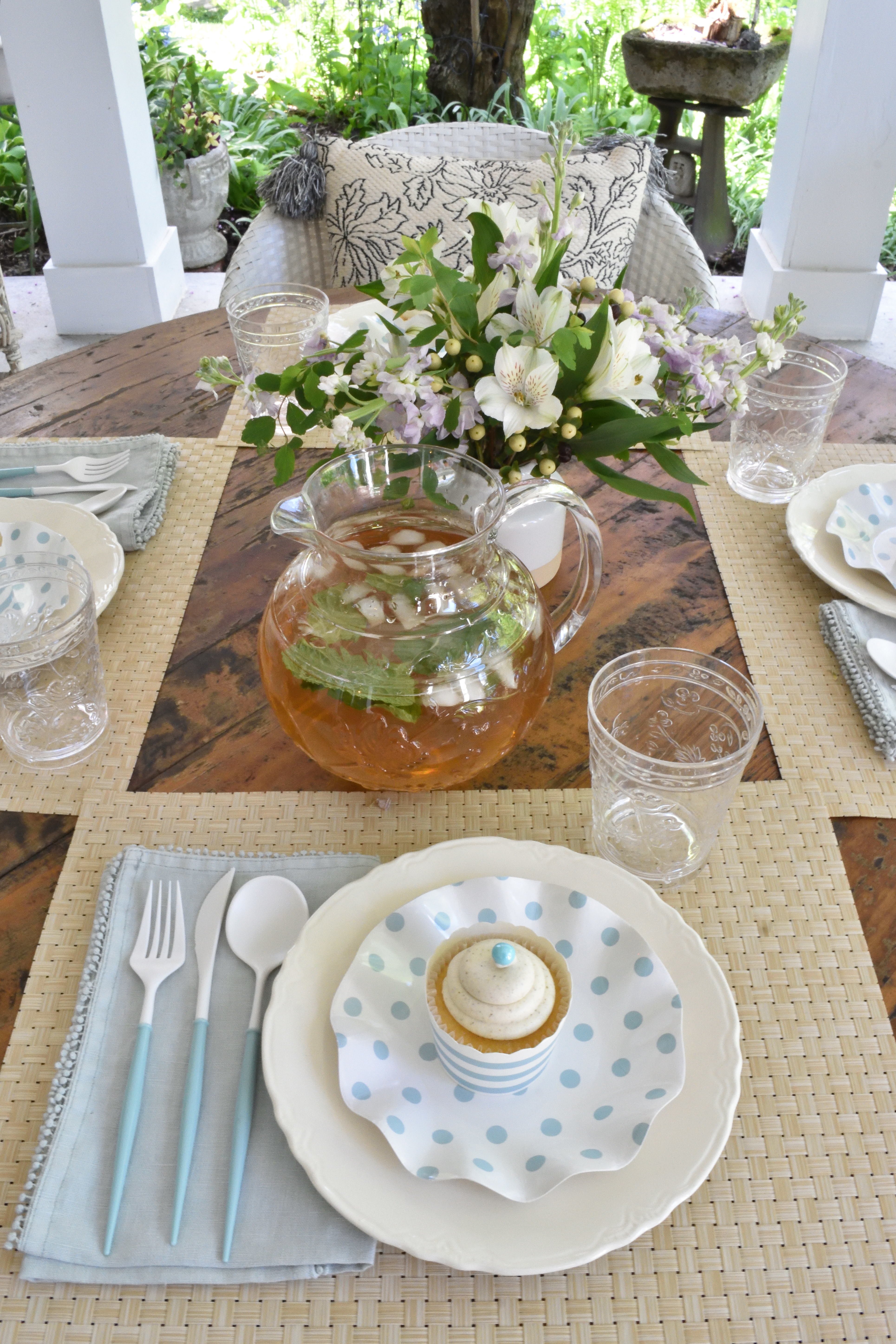 patio dining & table setting ideas