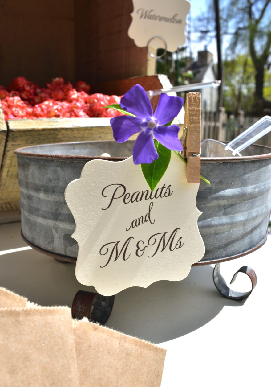 A popcorn bar perfect for a rustic wedding! See all the sweet details!