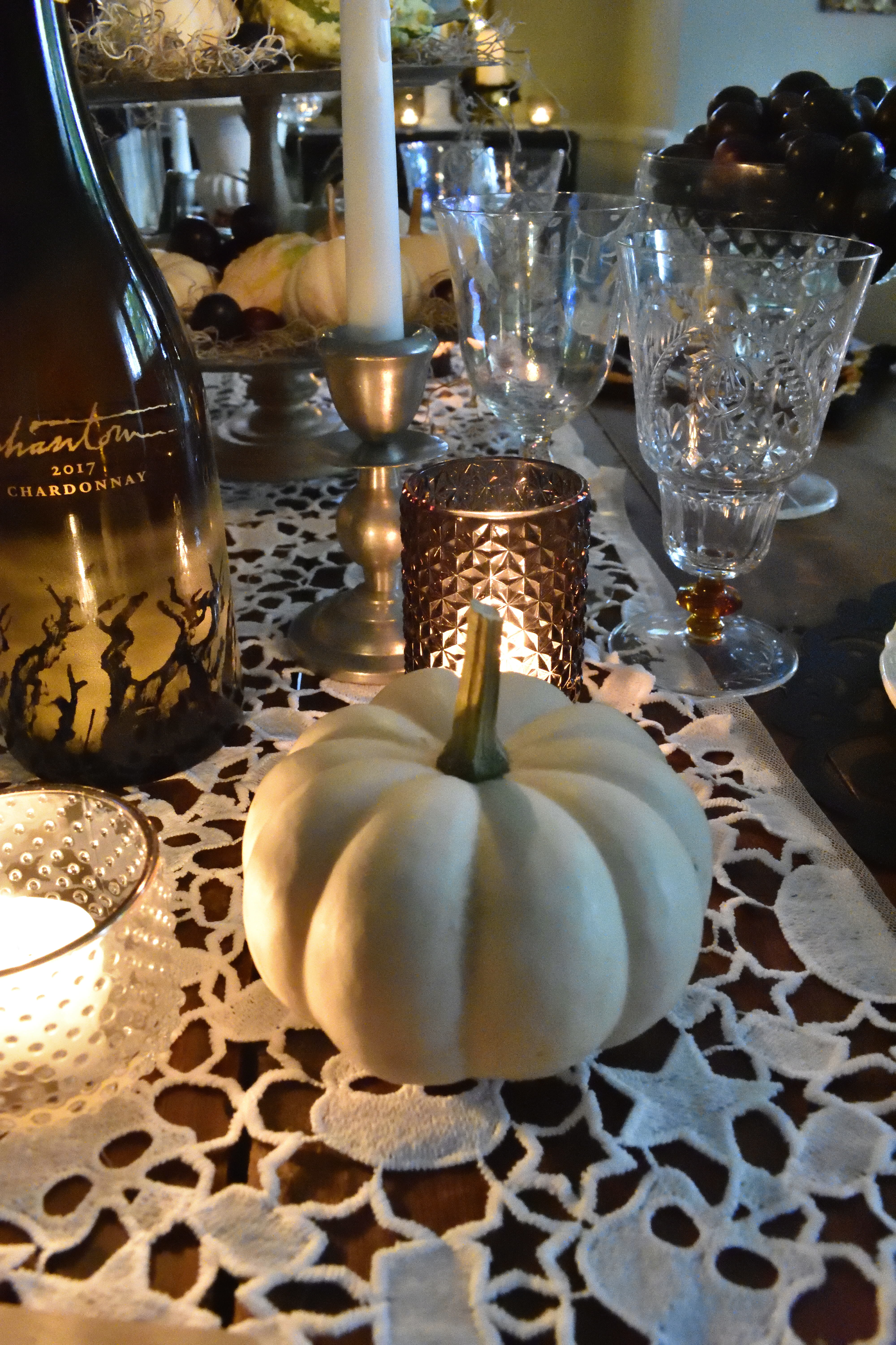 Halloween dinner party decorations