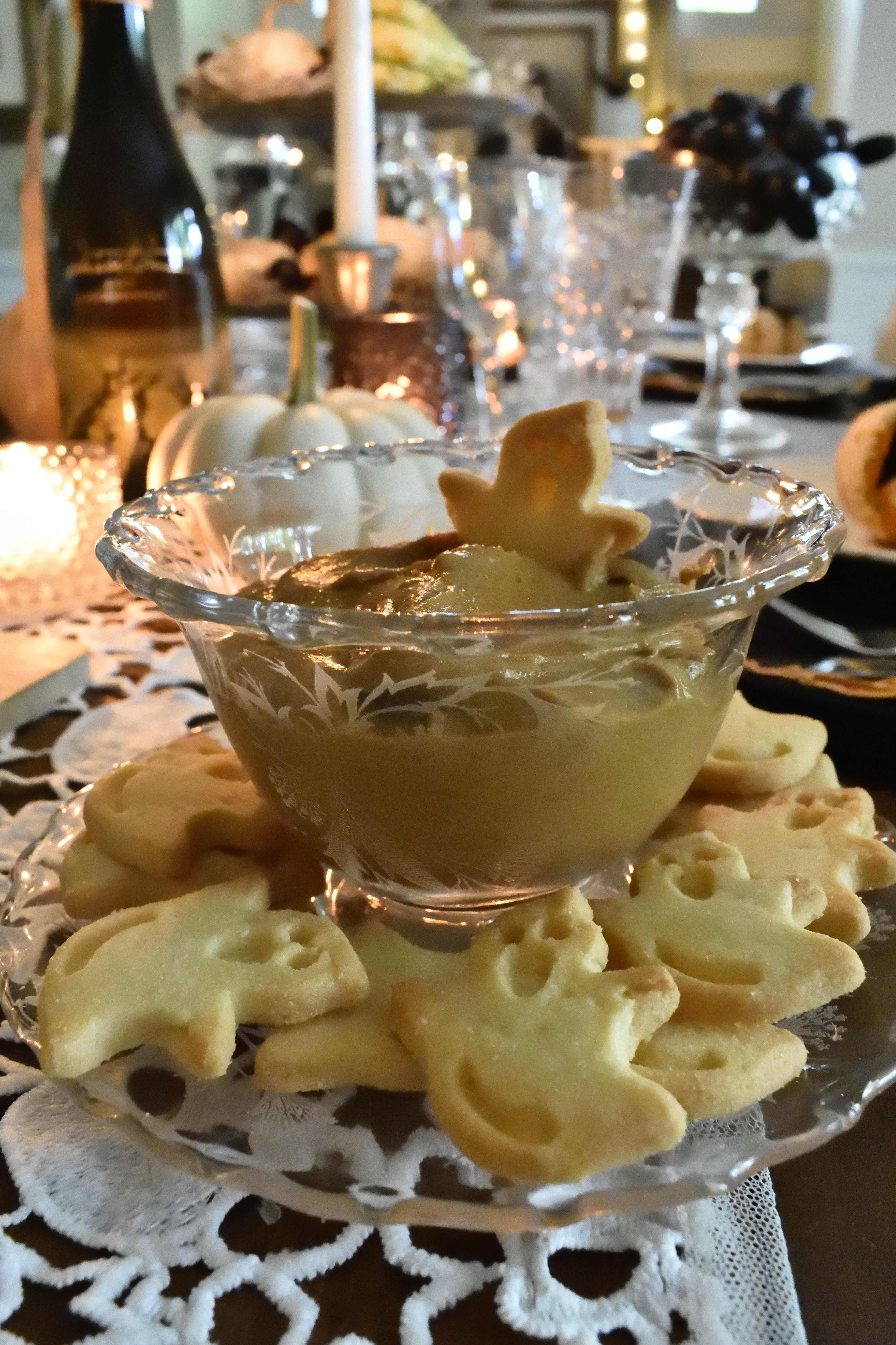 ghost shortbread cookies & pumpkin dessert hummus