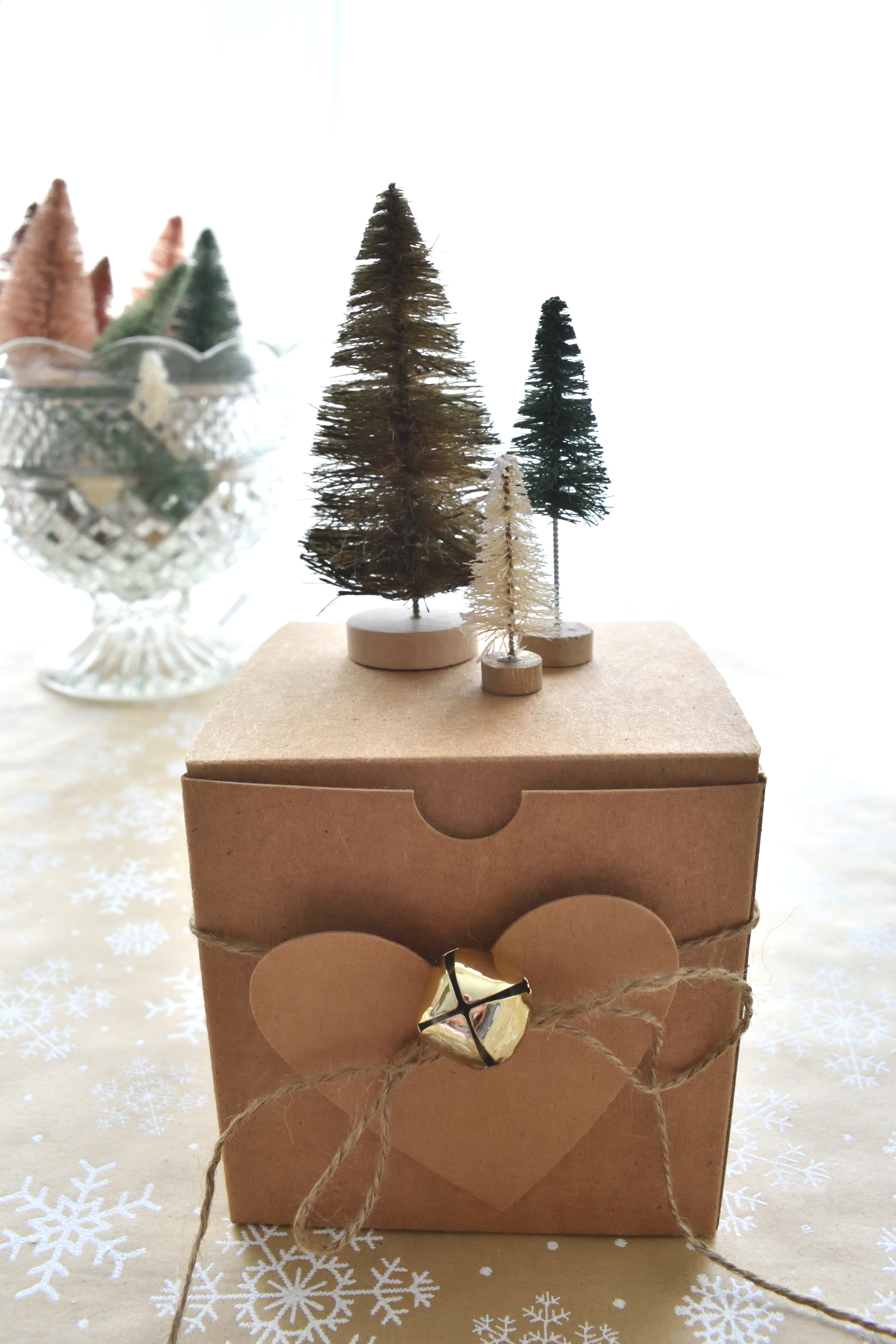 holiday gift wrapping