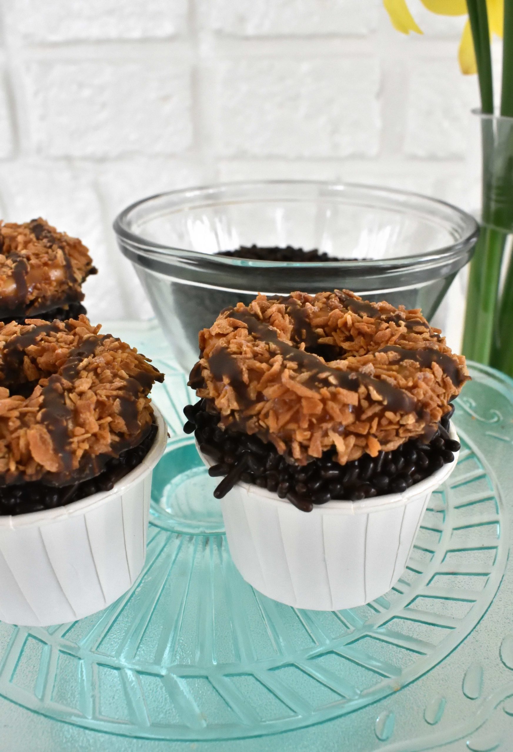 bird nest cupcakes