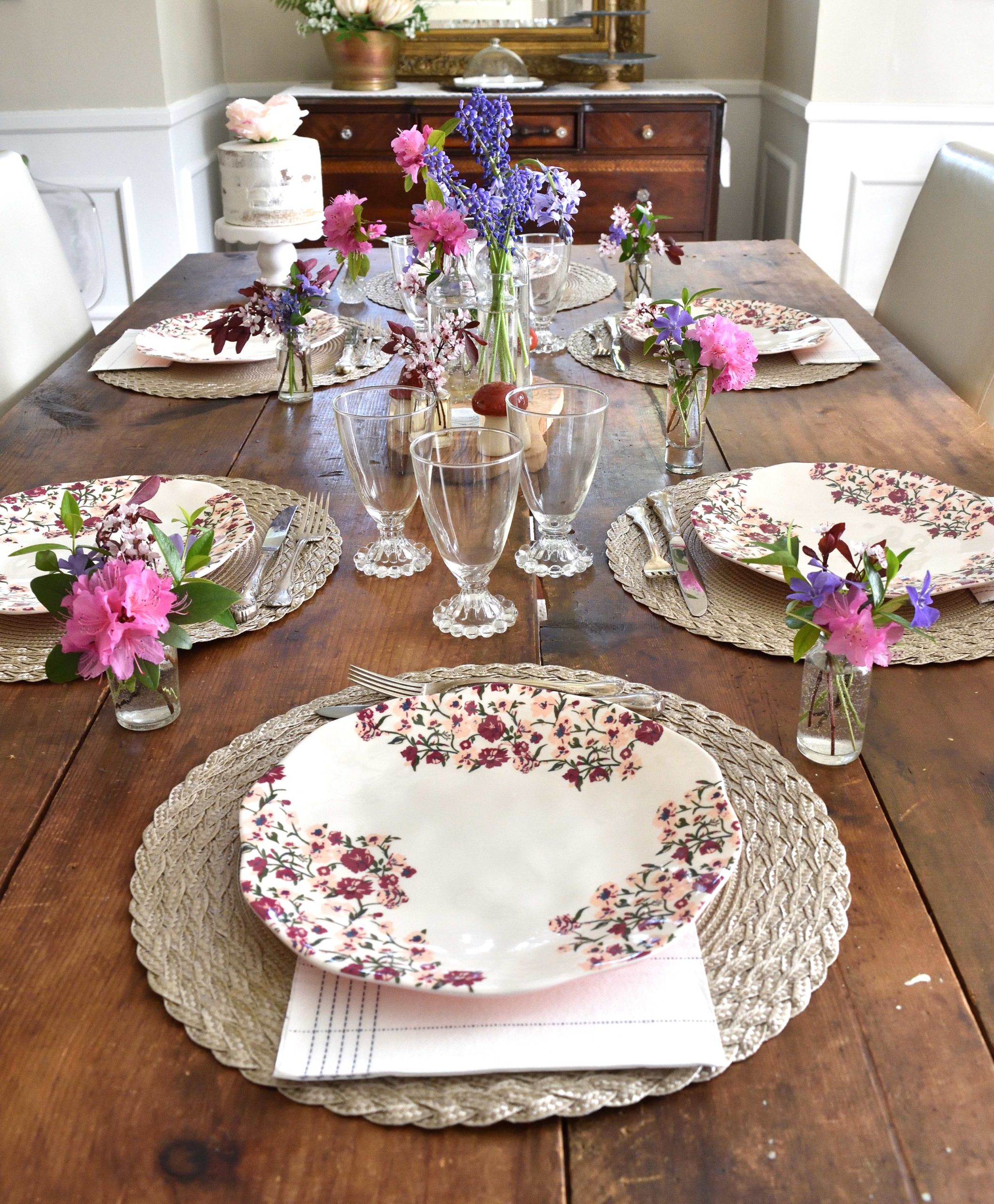 A springtime table for Mother's Day