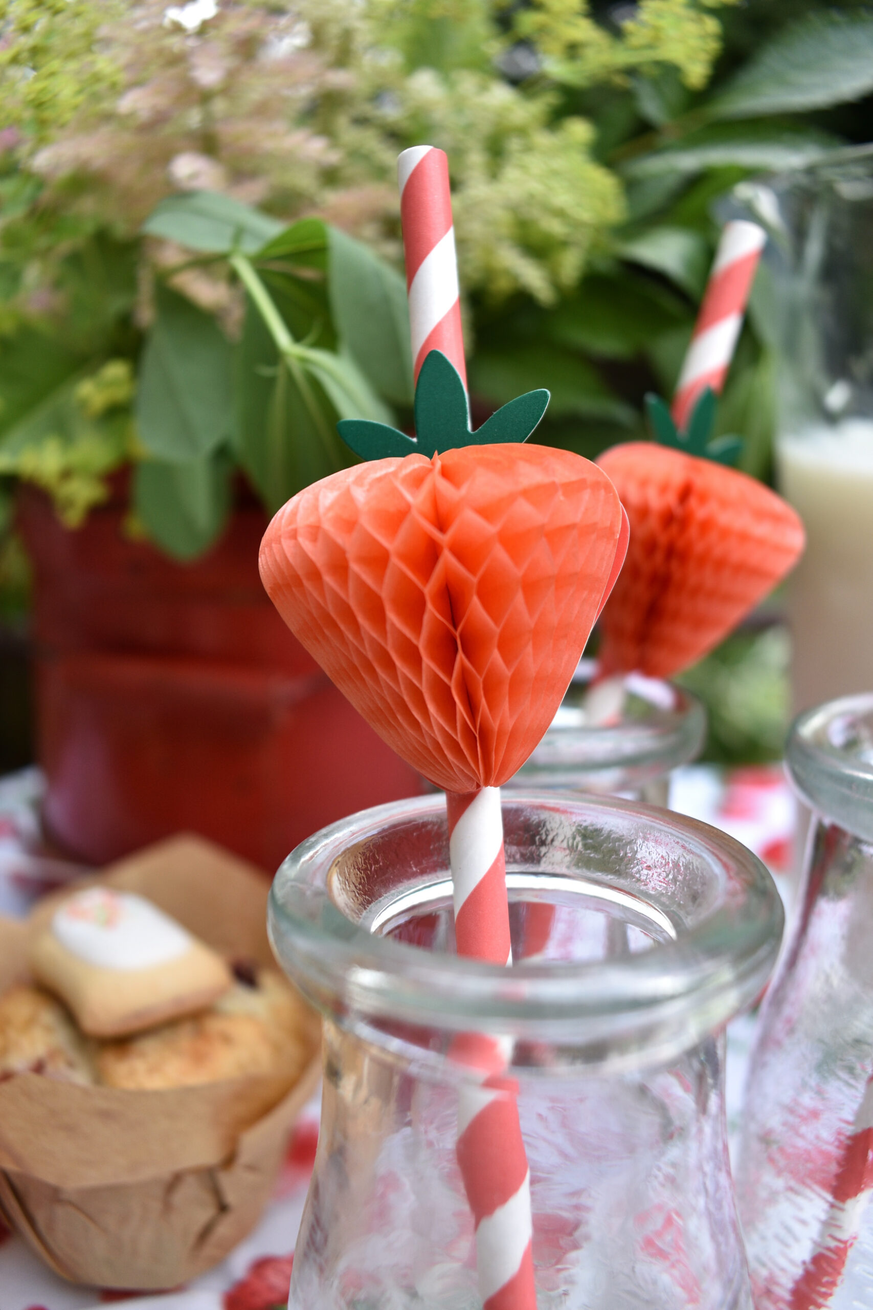 strawberry straws