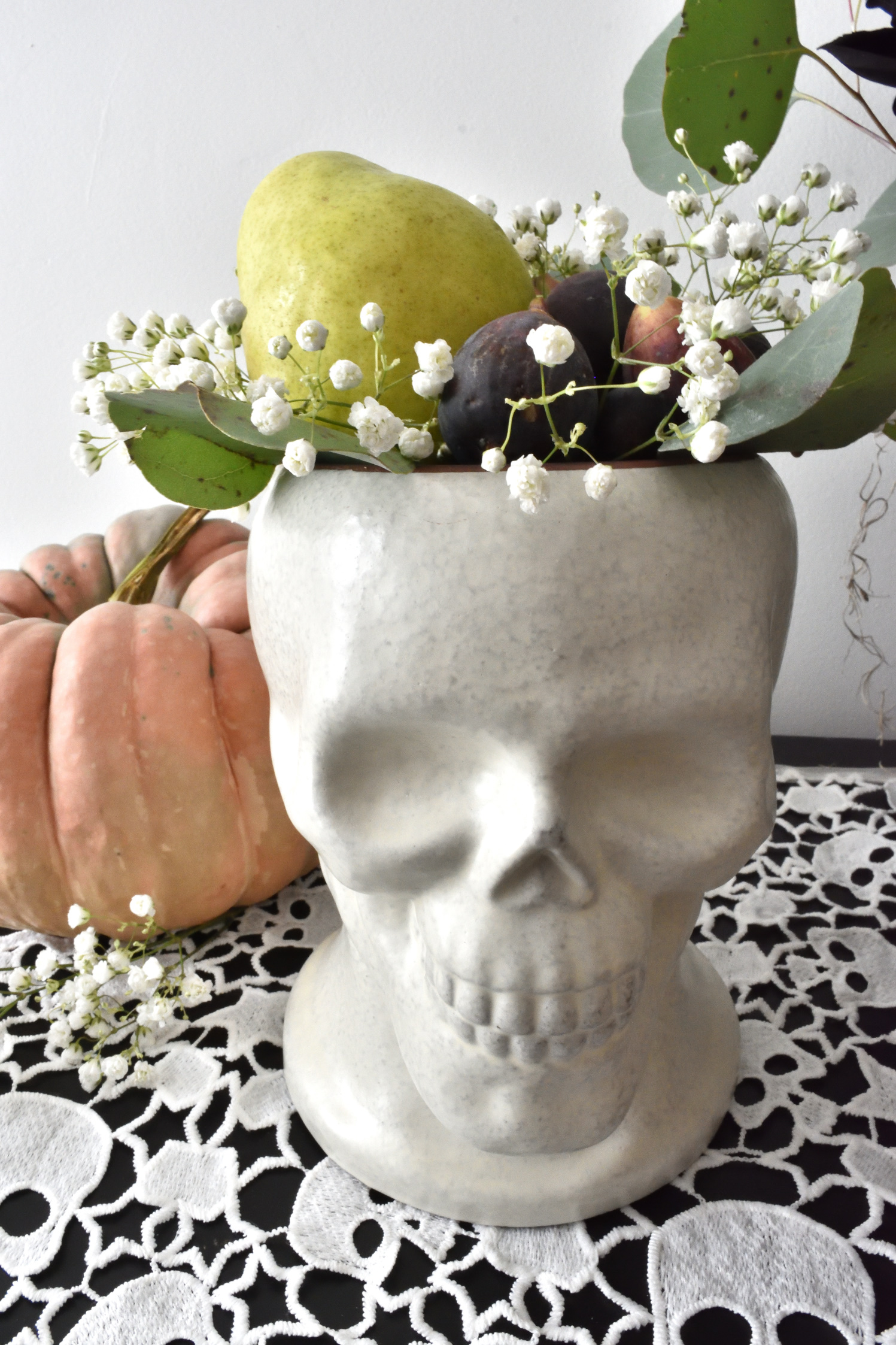 Not-so-spooky skeleton treats for a sweet Halloween!