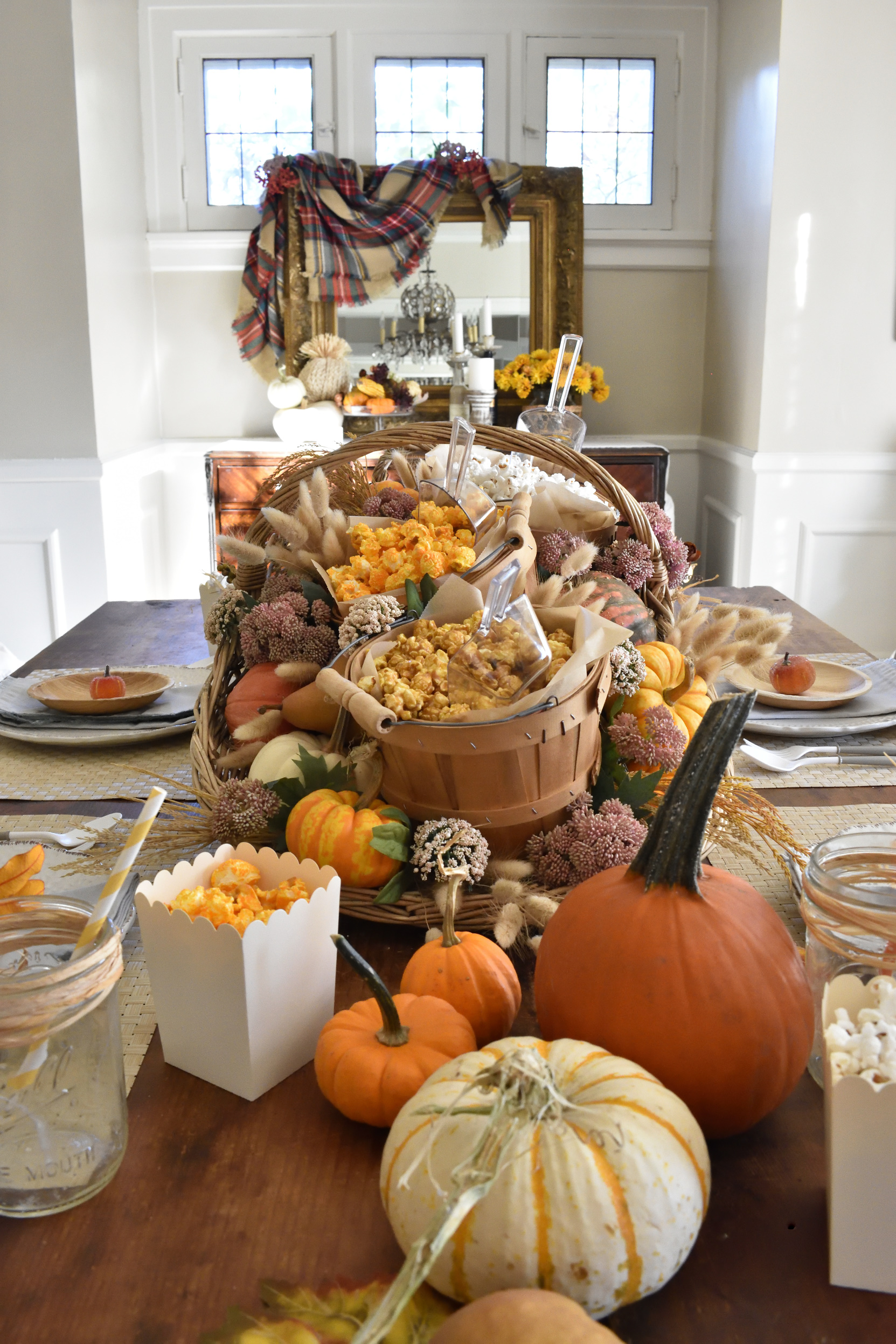 Thanksgiving table