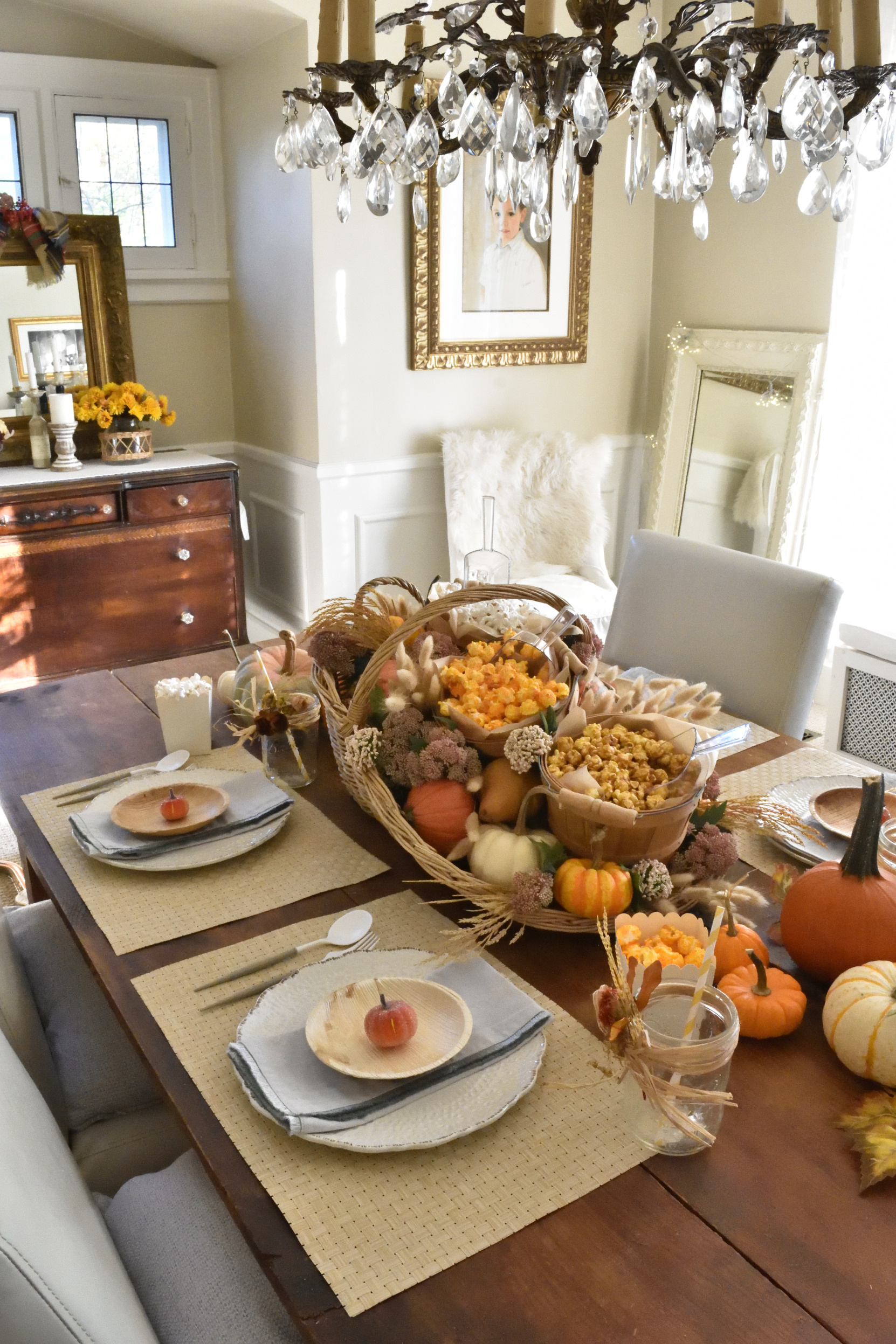 Thanksgiving table